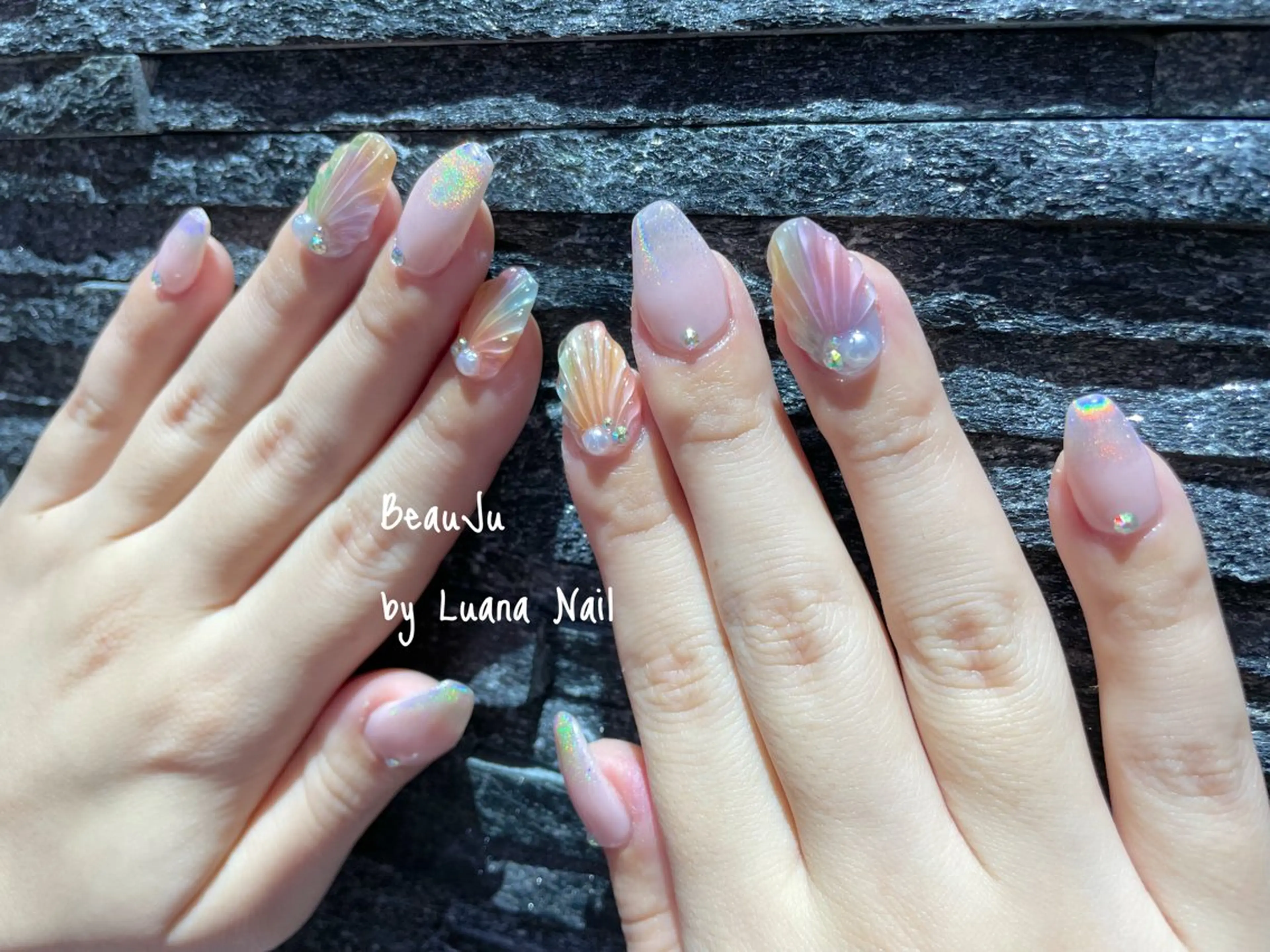ネイル マグネットネイル ハンドネイル BeauJu by Luana Nailのネイルデザイン