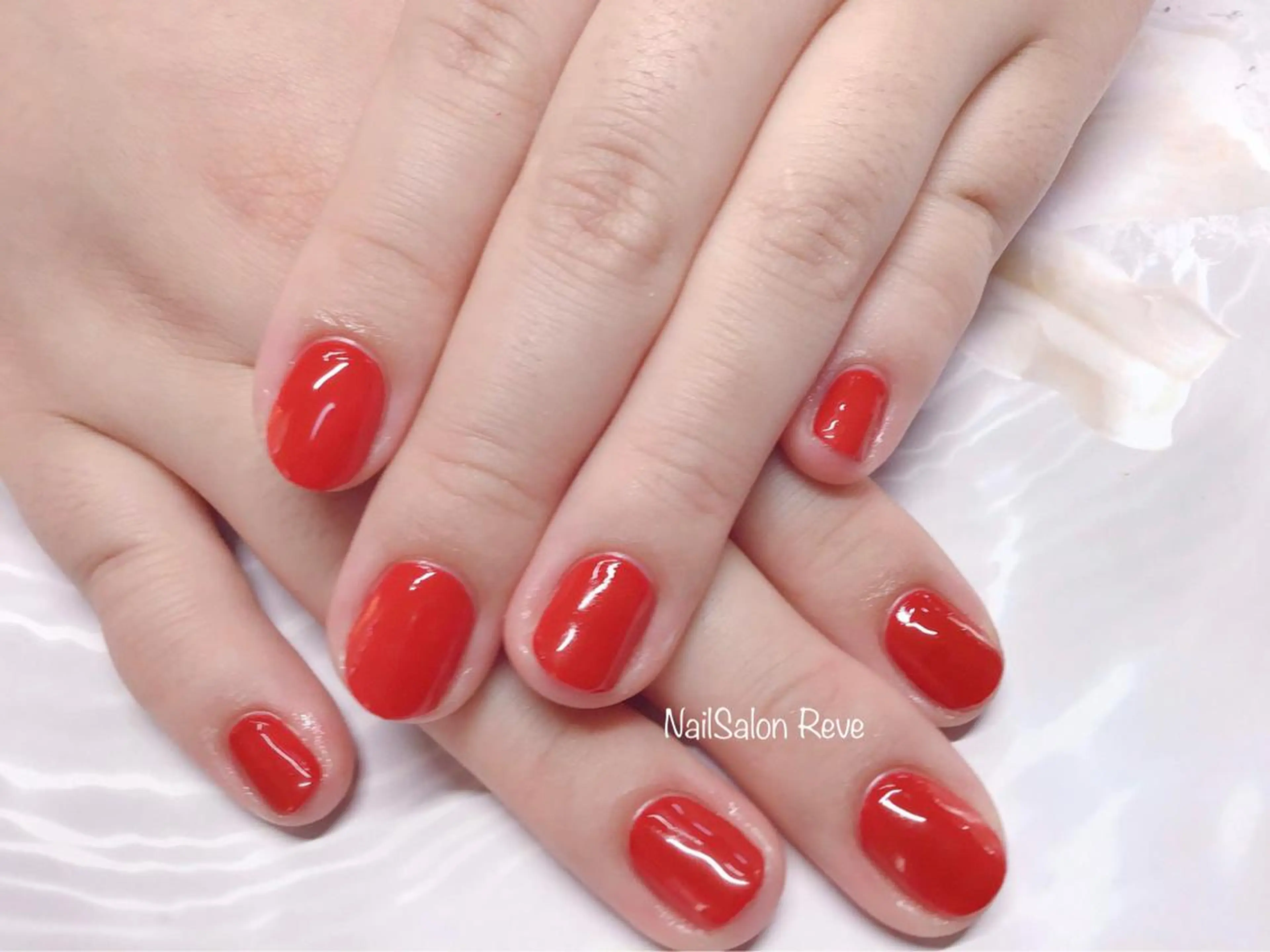 ショート ネイル ワンカラーネイル 赤色 NailSalon Reveのネイルデザイン