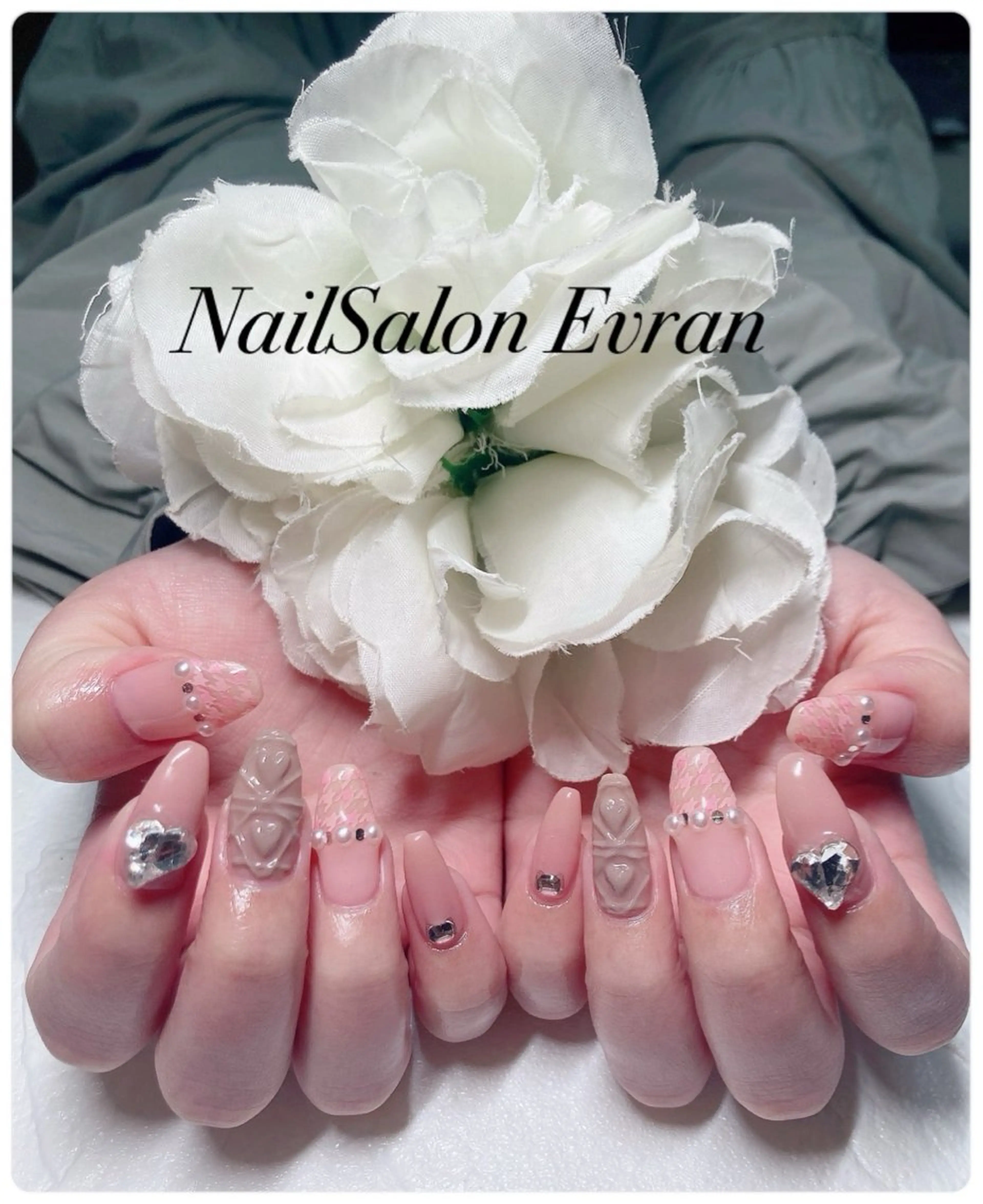 ネイル アートネイル フレンチネイル マグネットネイル 持ち込み ニュアンスネイル ハンドネイル Nail salon Evranのネイルデザイン