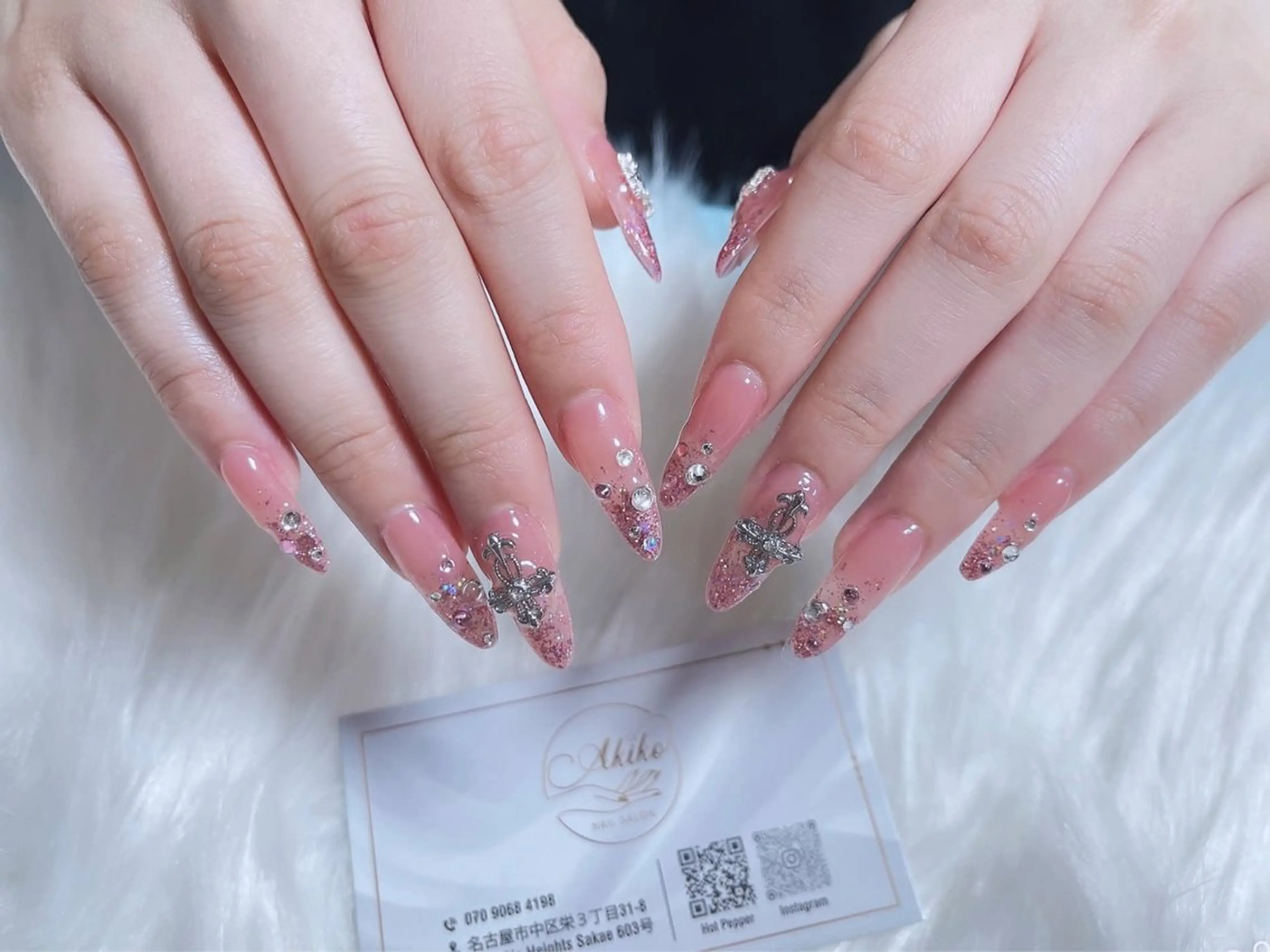 ネイル フットネイル ジェルネイル 韓国ネイル マグネットネイル 持ち込み ハンドネイル AKIKO ネイルサロンのネイルデザイン