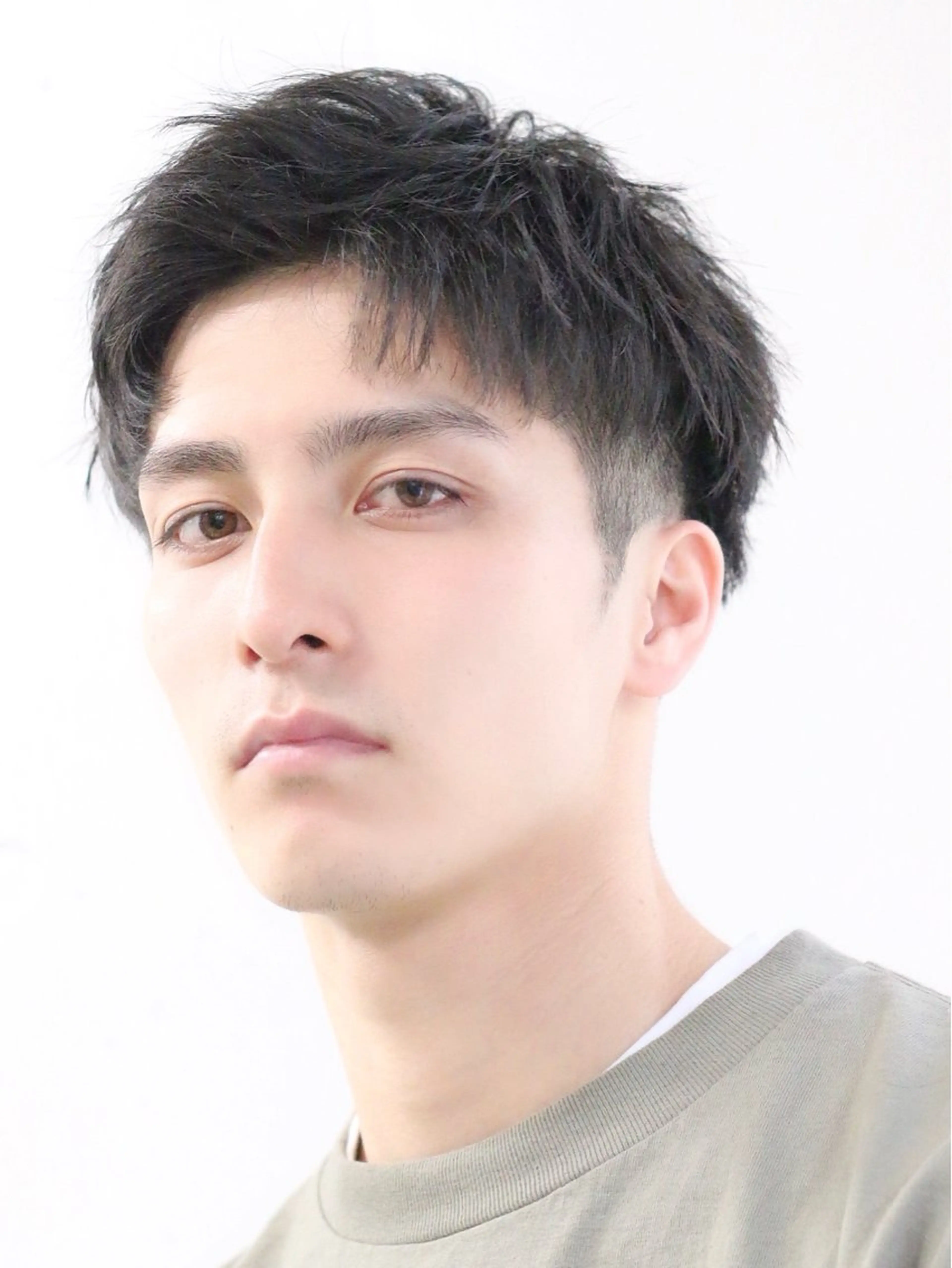 ミディアム パーマ メンズ センターパート メンズカット×眉毛 デザイナー⚘Nanaの眉毛・アイブロウイメージ