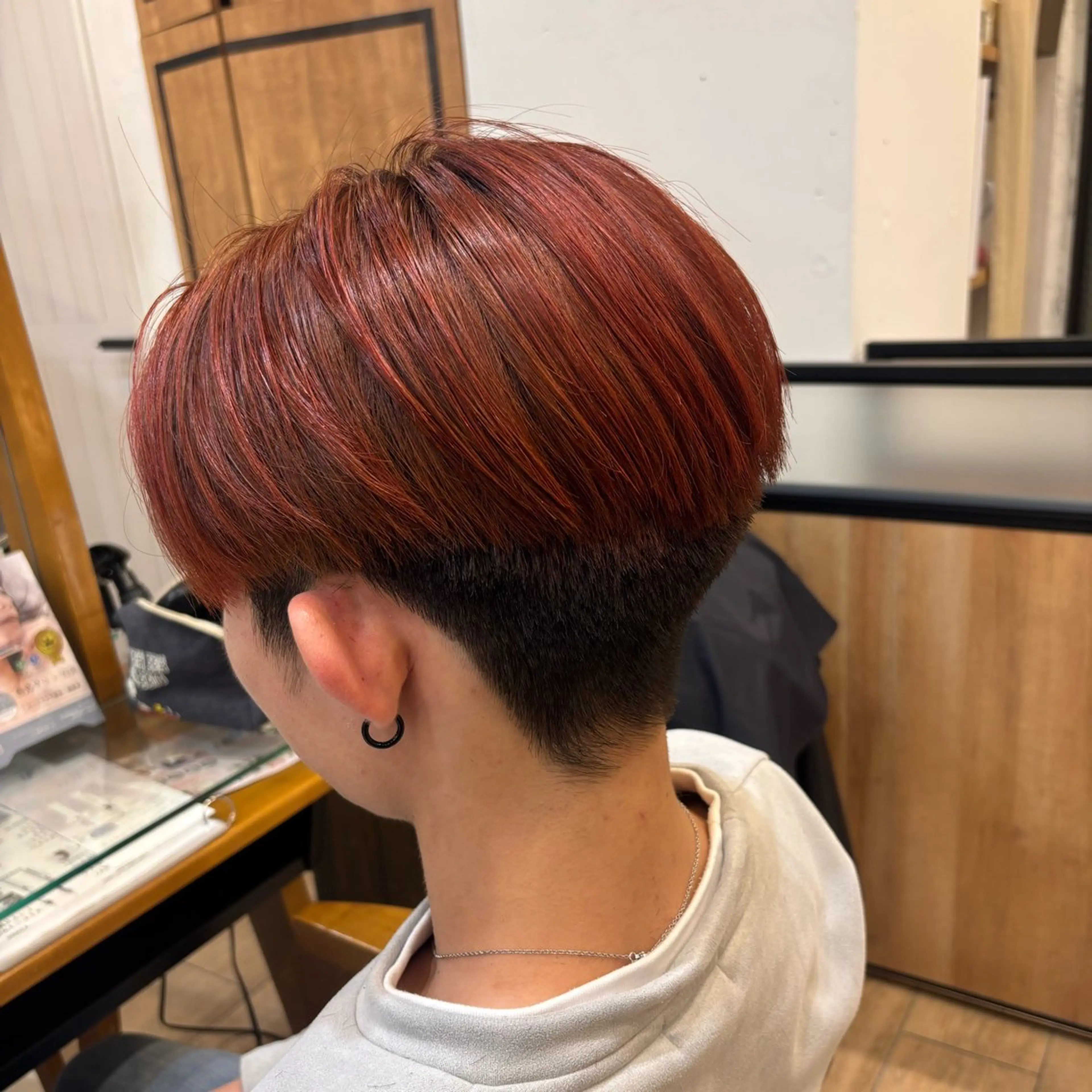 カラー メンズ センターパート 刈り上げ 新原 陽那のヘアスタイル