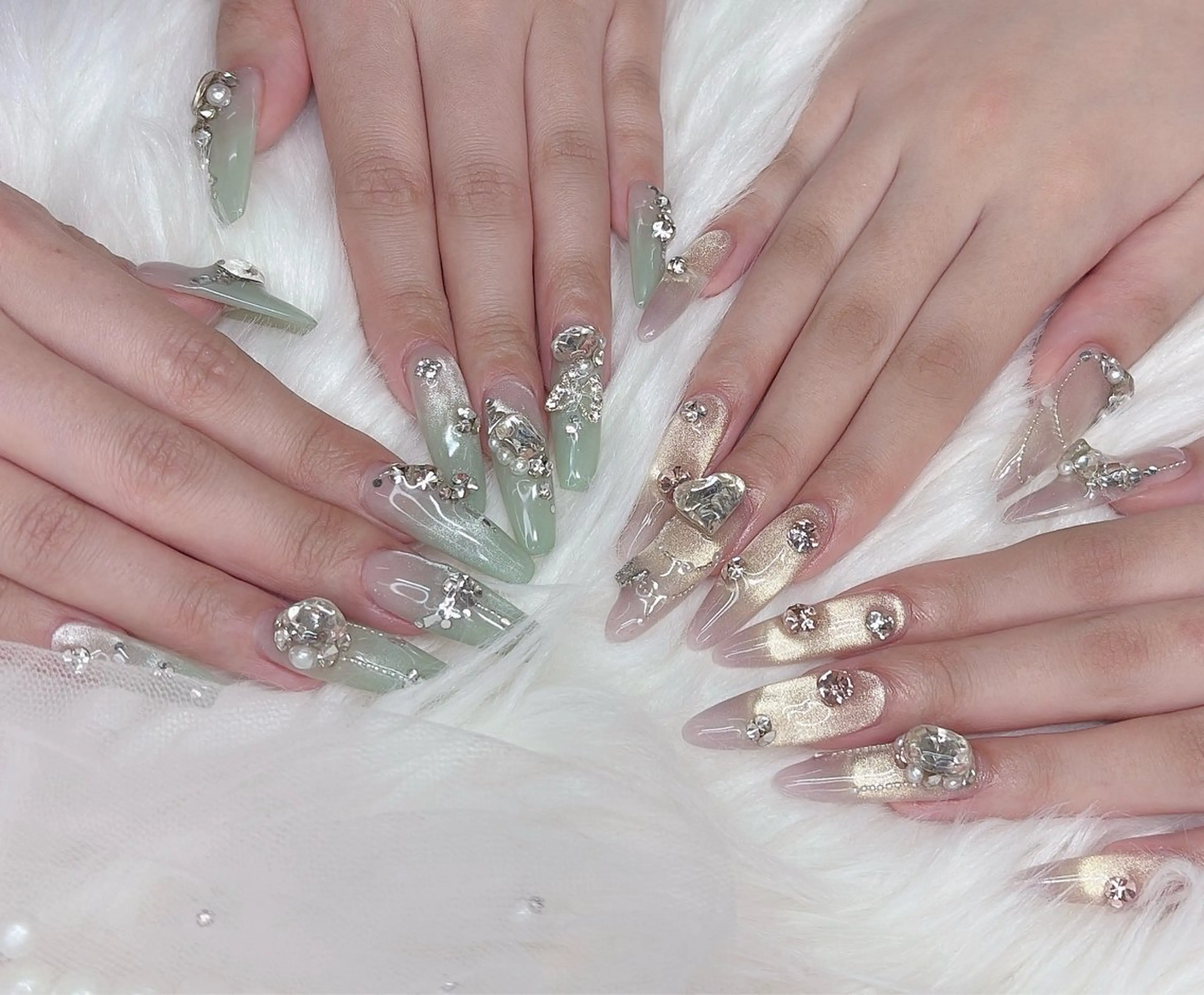 ネイル ハンドネイル フットネイル ハンドケア R salonのネイルデザイン