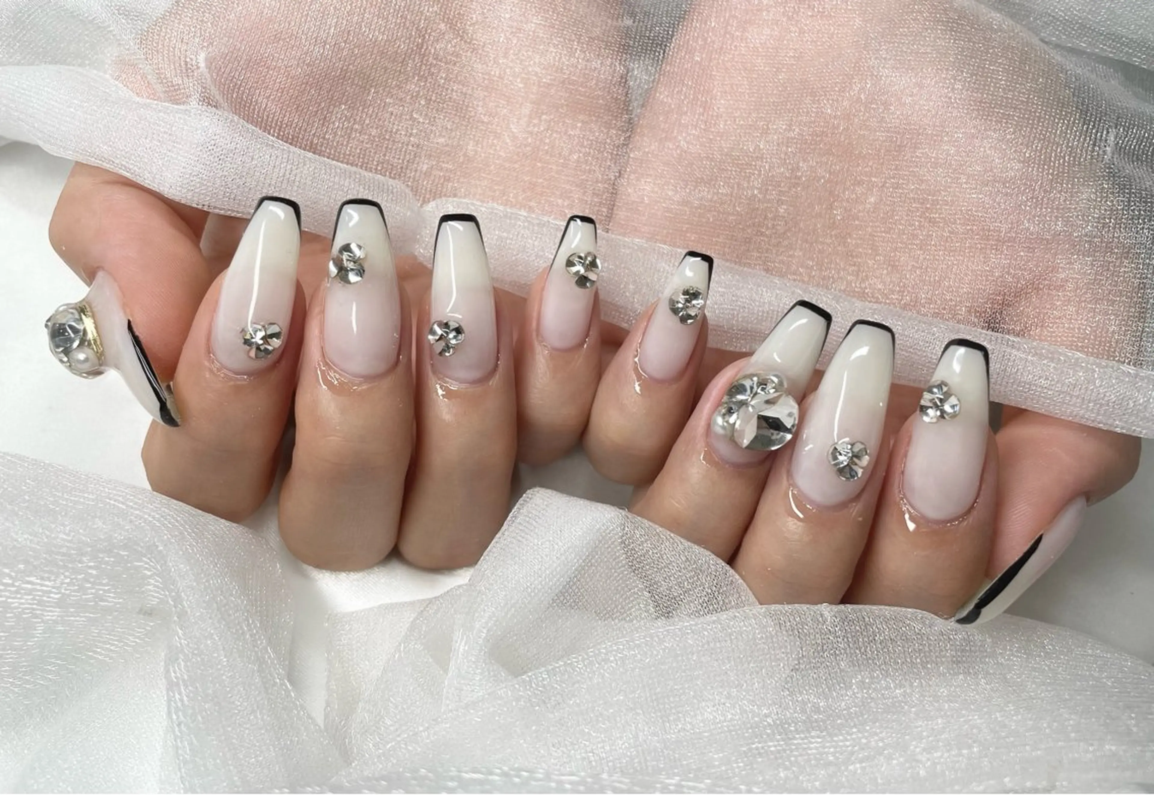 ネイル ハンドネイル Roi〈ロワ〉 Minakoのネイルデザイン