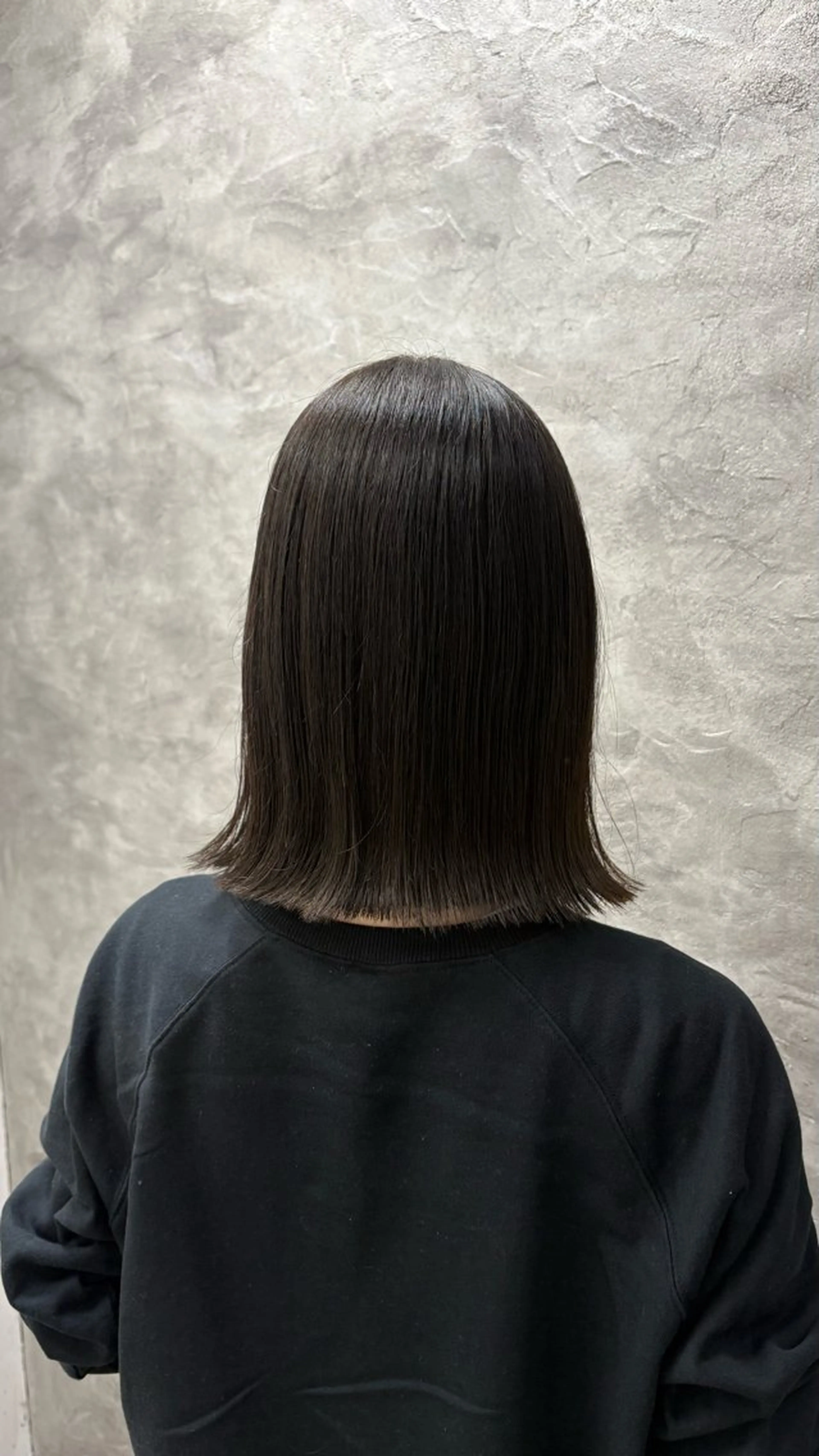 ミディアム カット ルプラボウ/ 内藤ほのか/艶カラーのヘアスタイル