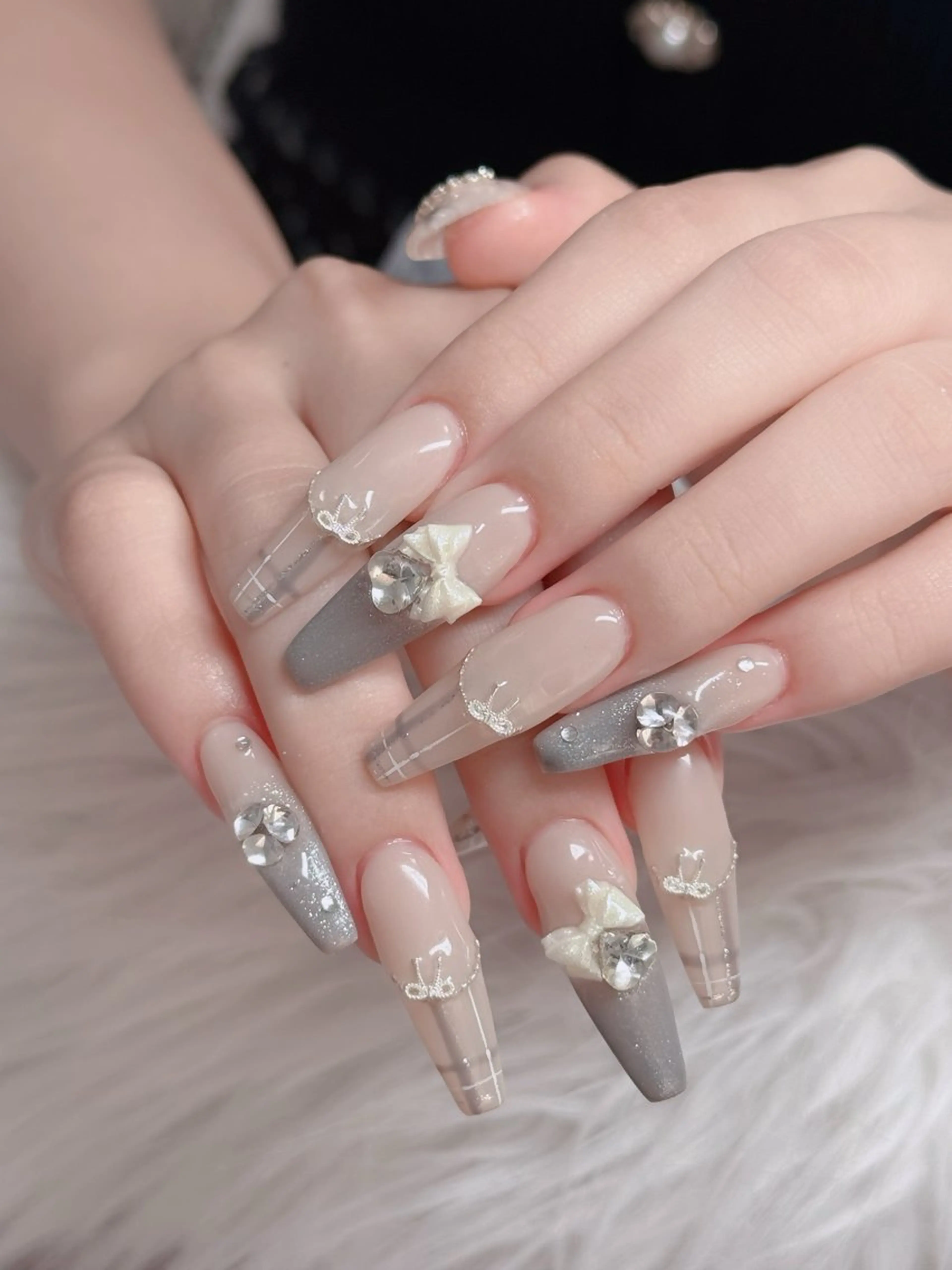 ネイル オーロラネイル フレンチネイル グラデーション 氷ネイル・うるうるネイル キラキラネイル ハンドネイル H.baby Nail Salonのネイルデザイン