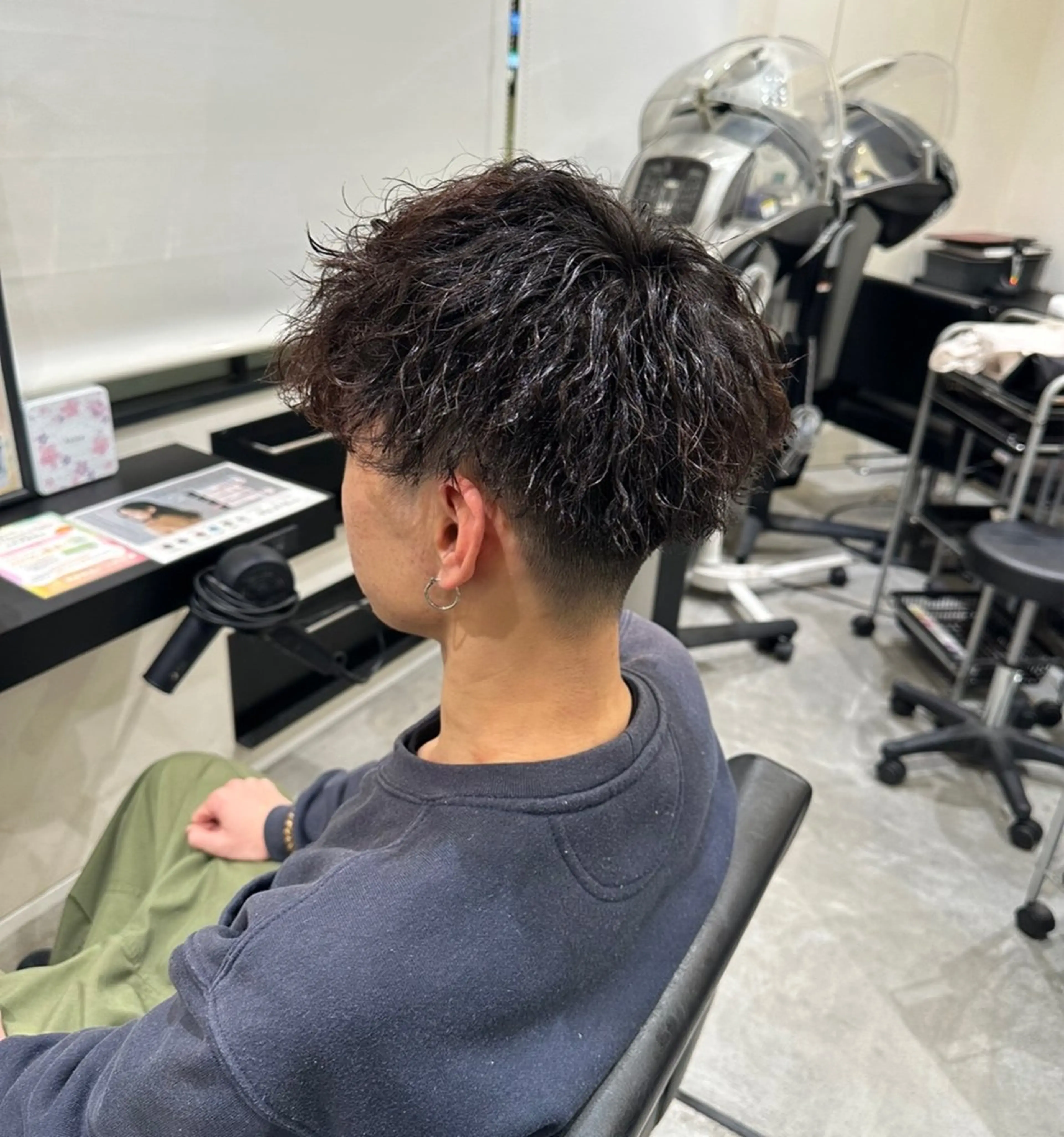 パーマ メンズ メンズパーマ メンズツイストパーマ ツイストパーマ MOURI CHISATOのヘアスタイル