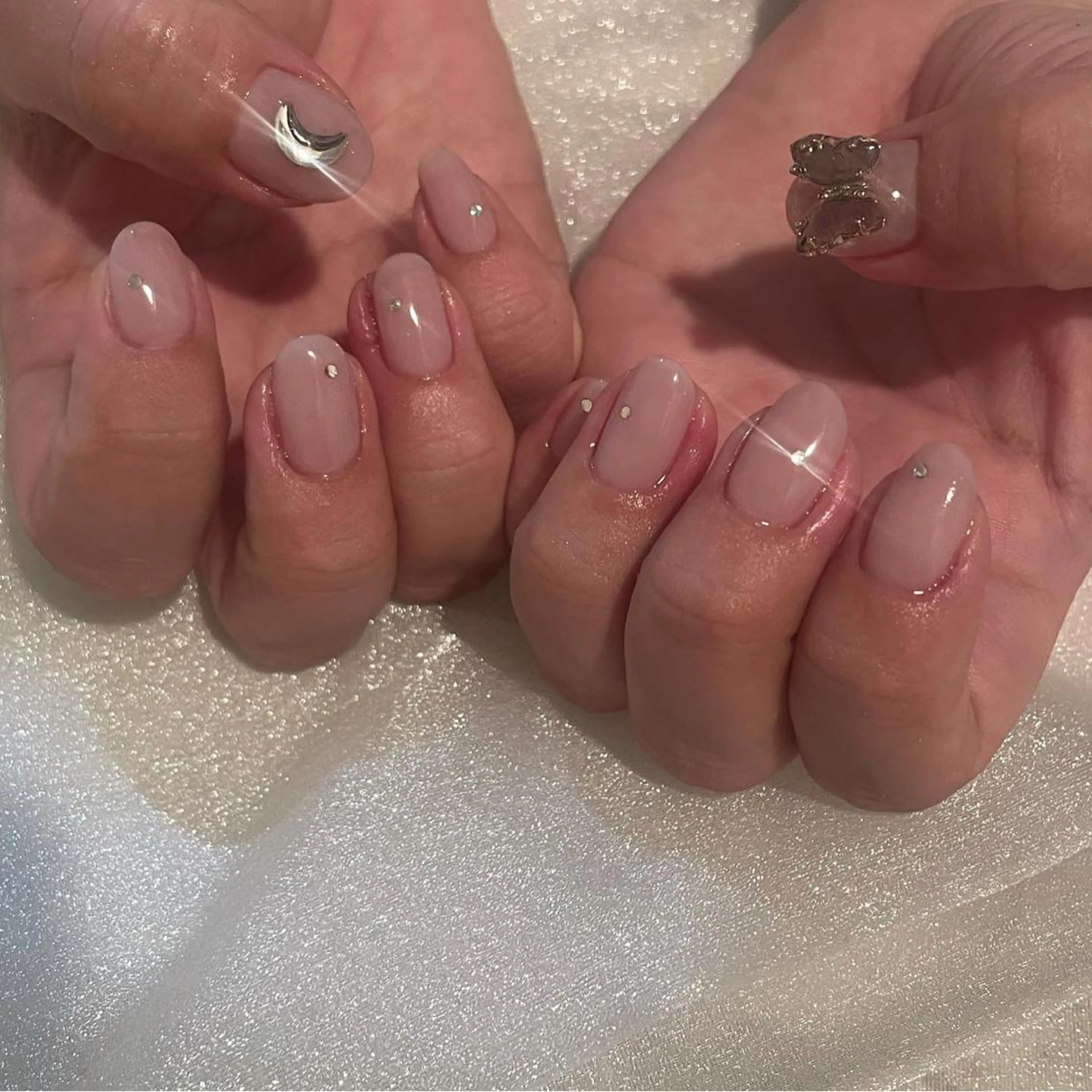 ネイル ガーリー キラキラネイル ハンドネイル ハンドケア lyly.nail所属・lylynail YUUKAのネイルデザイン