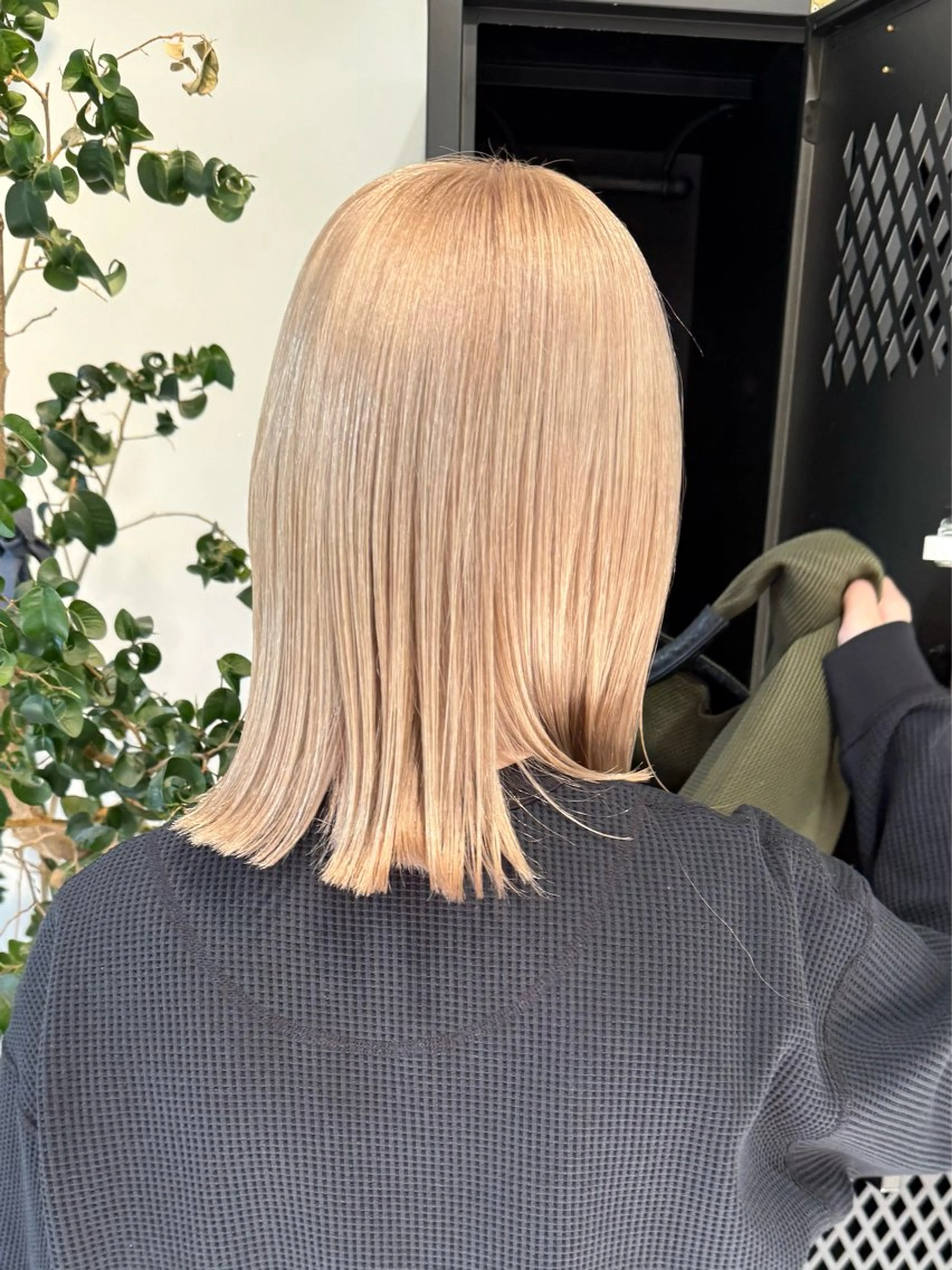 ミディアム カラー カット ヘアカラー トリートメント 色落ち綺麗透明感カラ /ボブ/ナカツヒカルのヘアスタイル