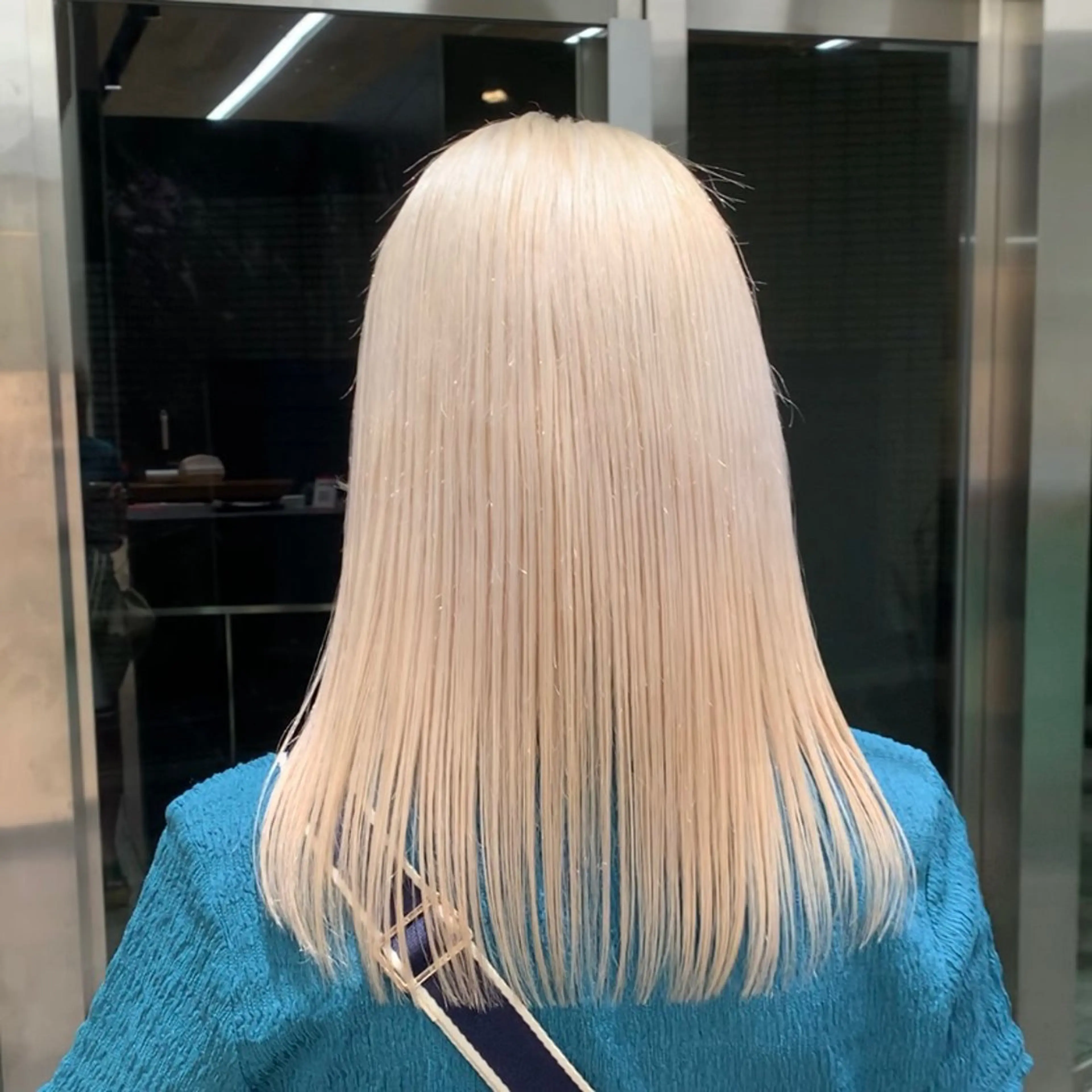 ミディアム カラー カット ヘアカラー トリートメント れい🫧 ハイトーン特化のヘアスタイル