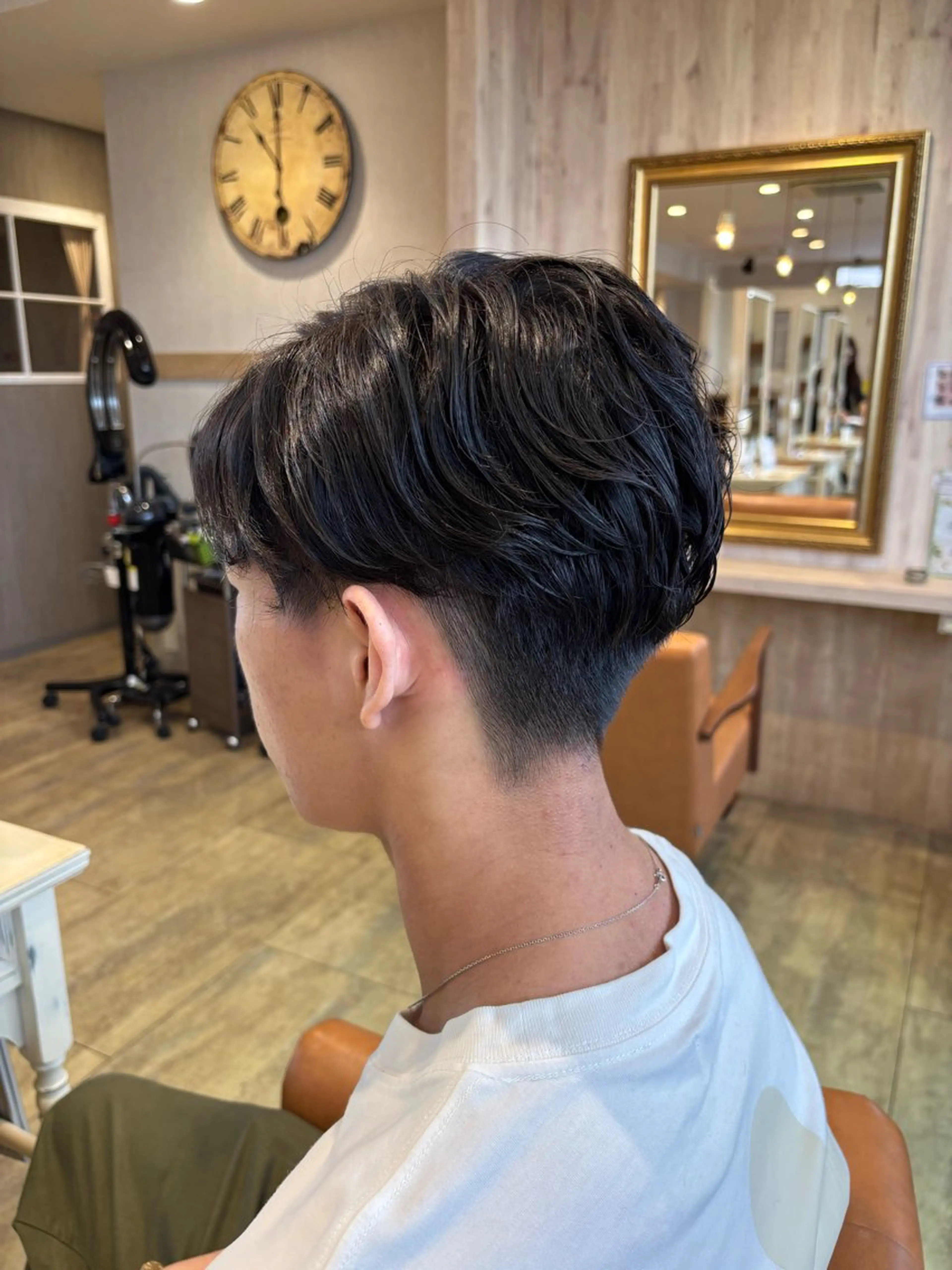 パーマ YURINO /ボブ ベージュ/ハイトーンのヘアスタイル