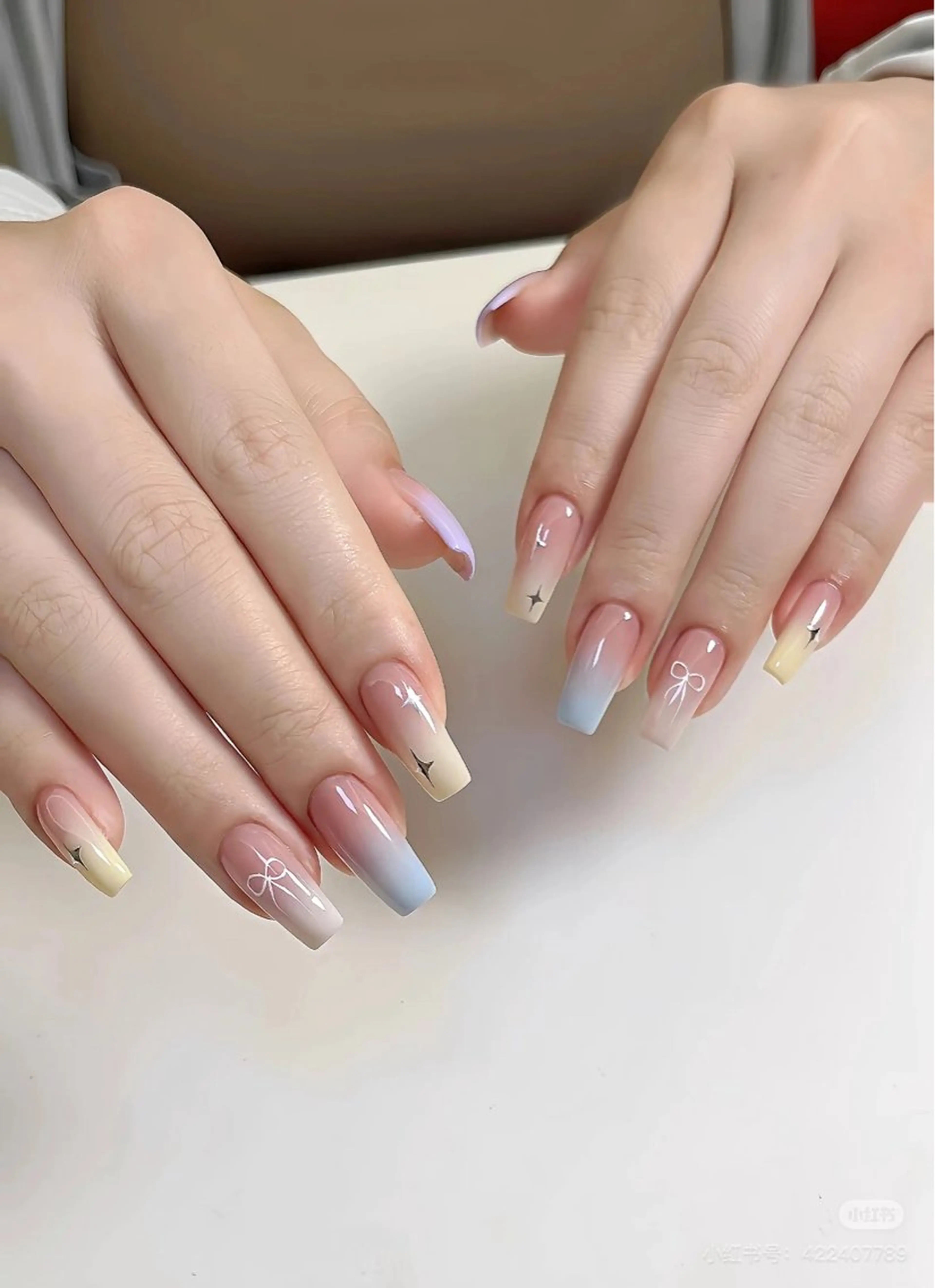 ネイル フレンチネイル 韓国ネイル マグネットネイル 持ち込み ネイルチップ ハンドネイル ハンドケア イブ ネイリのネイルデザイン