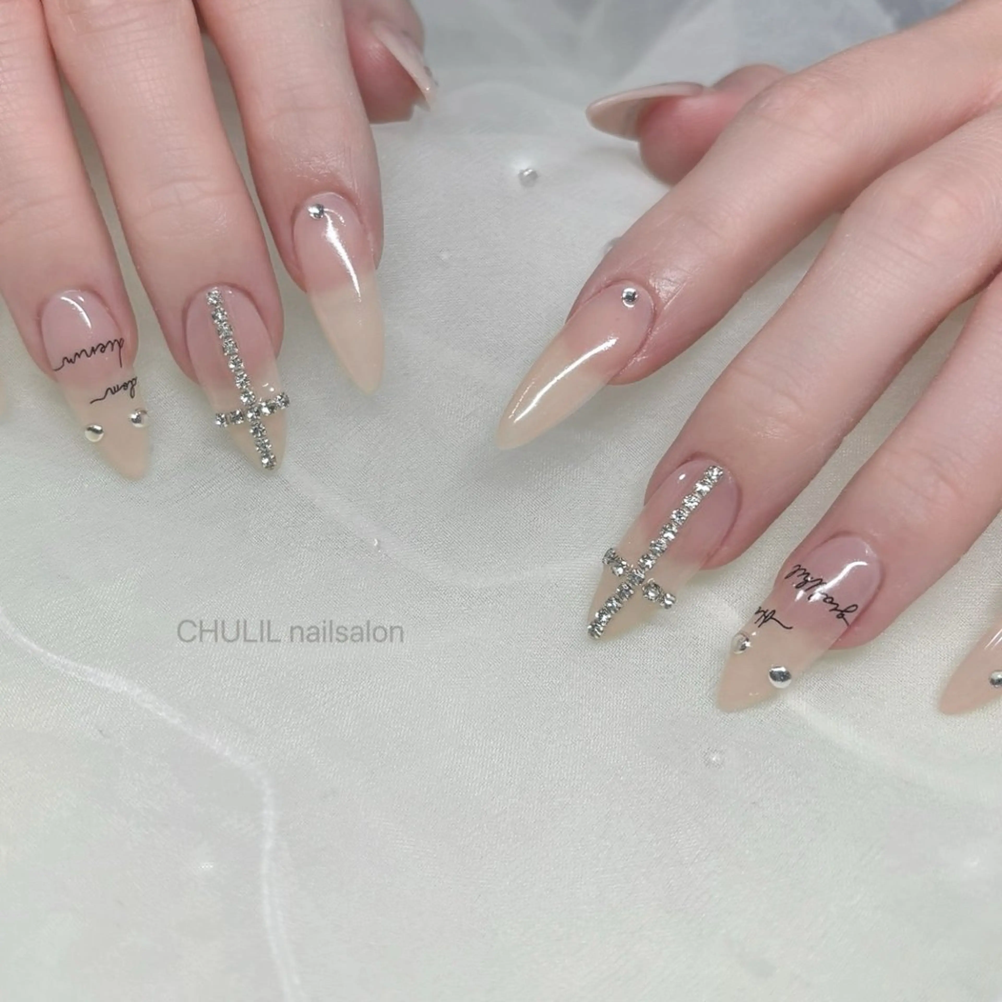 ネイル ハンドネイル CHULIL nailsalonのネイルデザイン