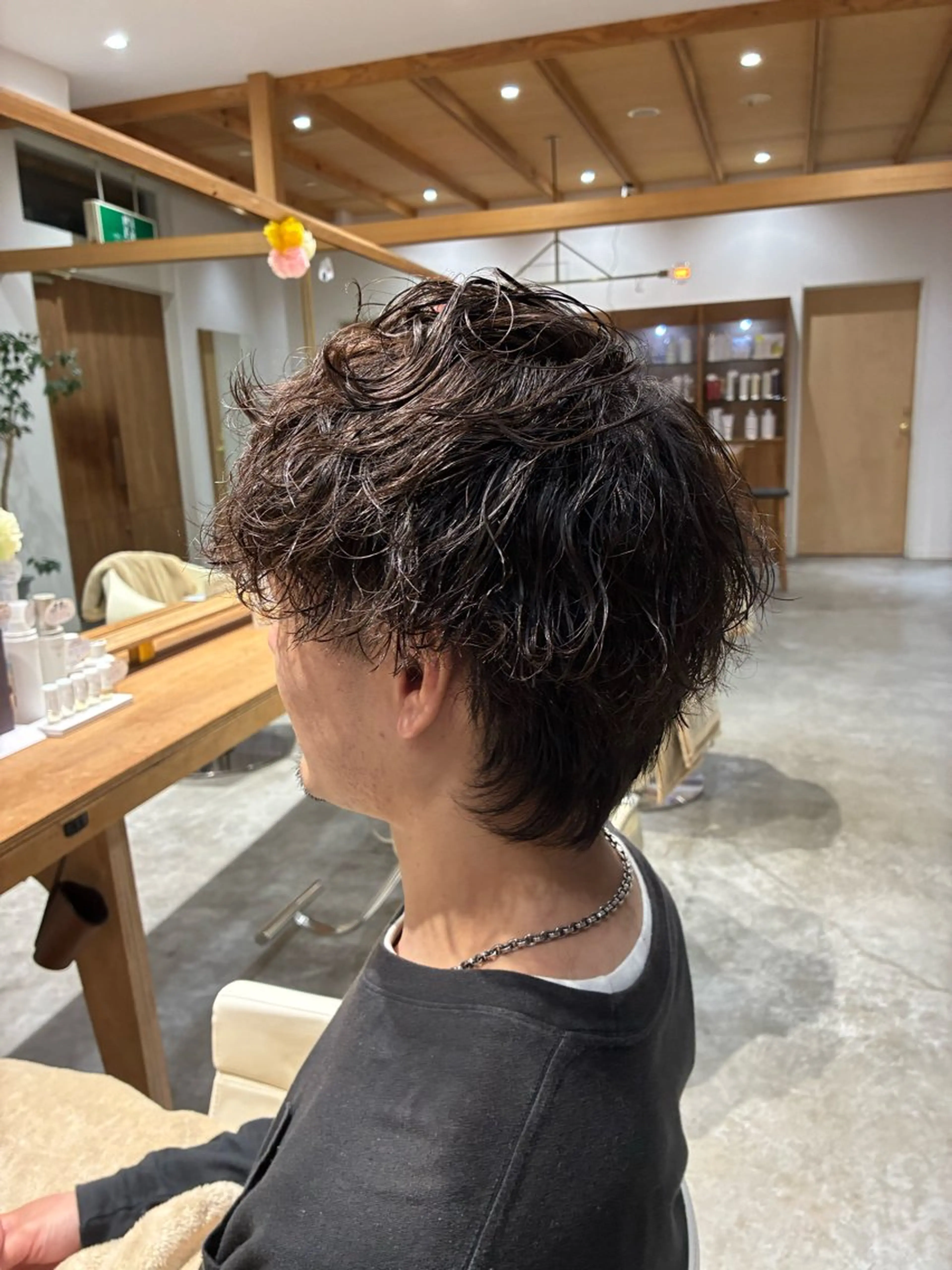 ショート パーマ メンズ フェードカット メンズインナーカラー メンズパーマ スパイキーショート メンズウルフカット カット パーマ 佐藤 悠生 メンズパーマ.カットのヘアスタイル