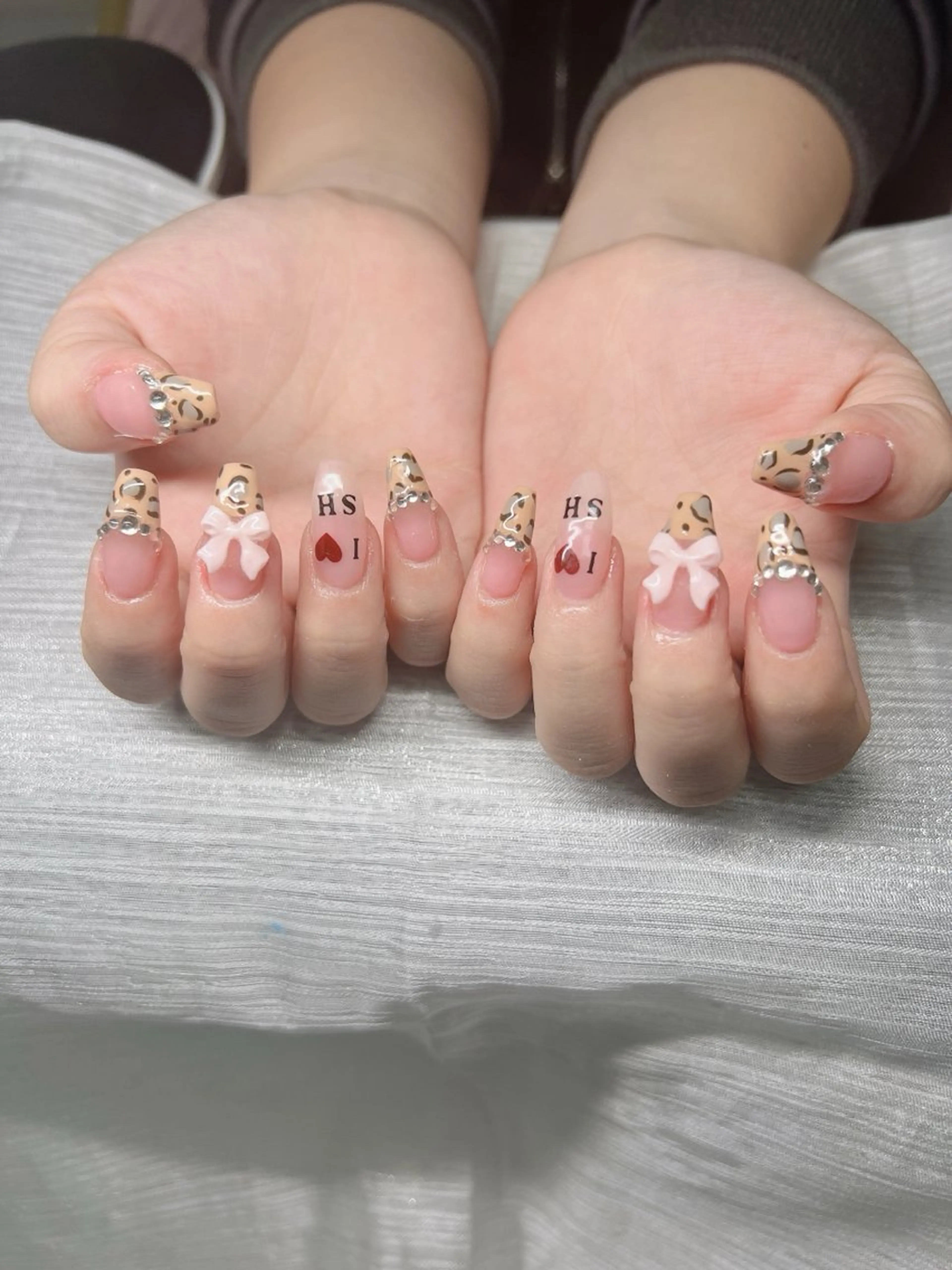 ネイル オーロラネイル チークネイル 長さ出し フットネイル フレンチネイル ハンドネイル Lee Nailsのネイルデザイン