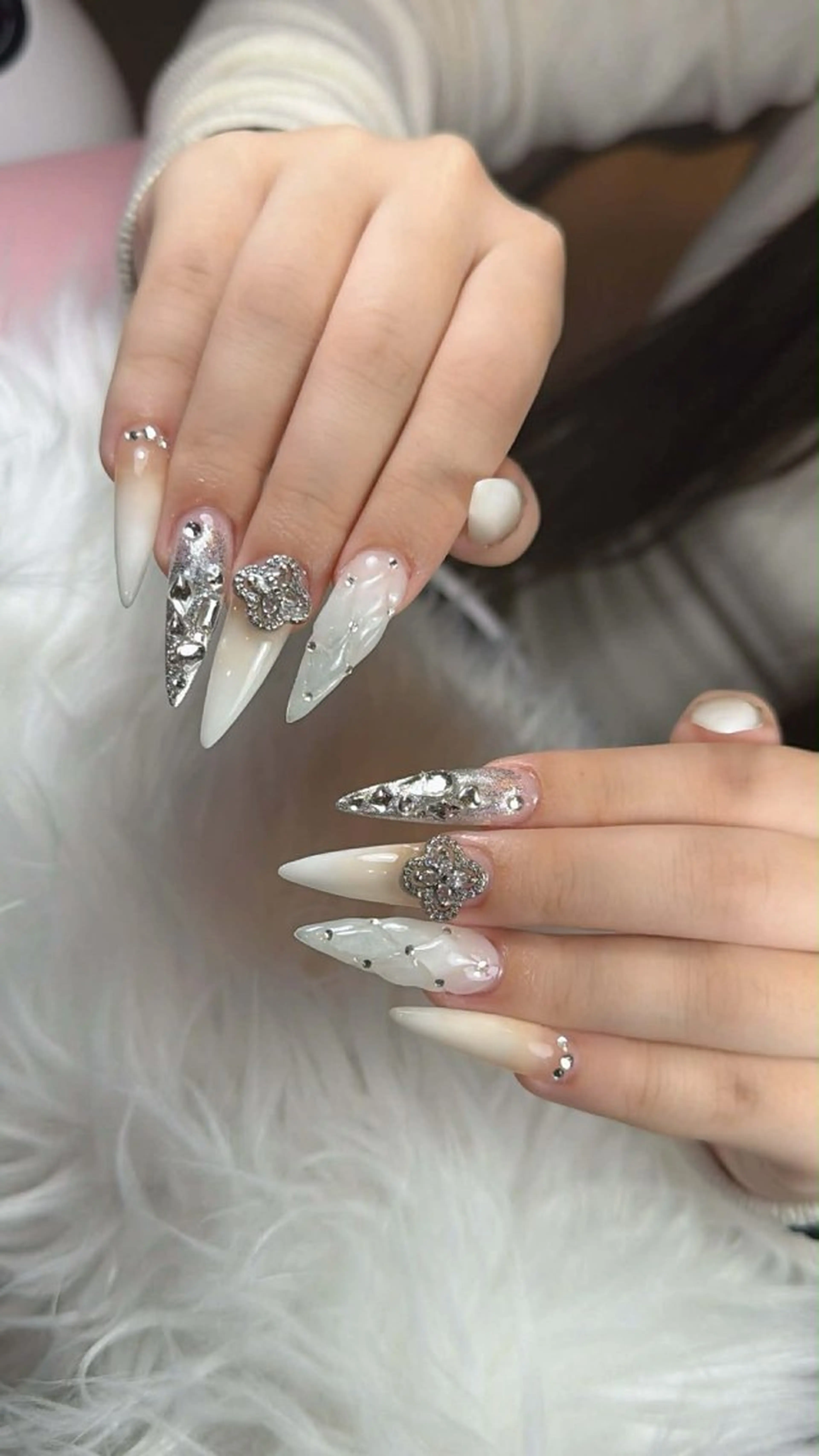 ネイル フレンチネイル グラデーション キラキラネイル 韓国ネイル マグネットネイル HIKARIHANA NAIL NANAのネイルデザイン