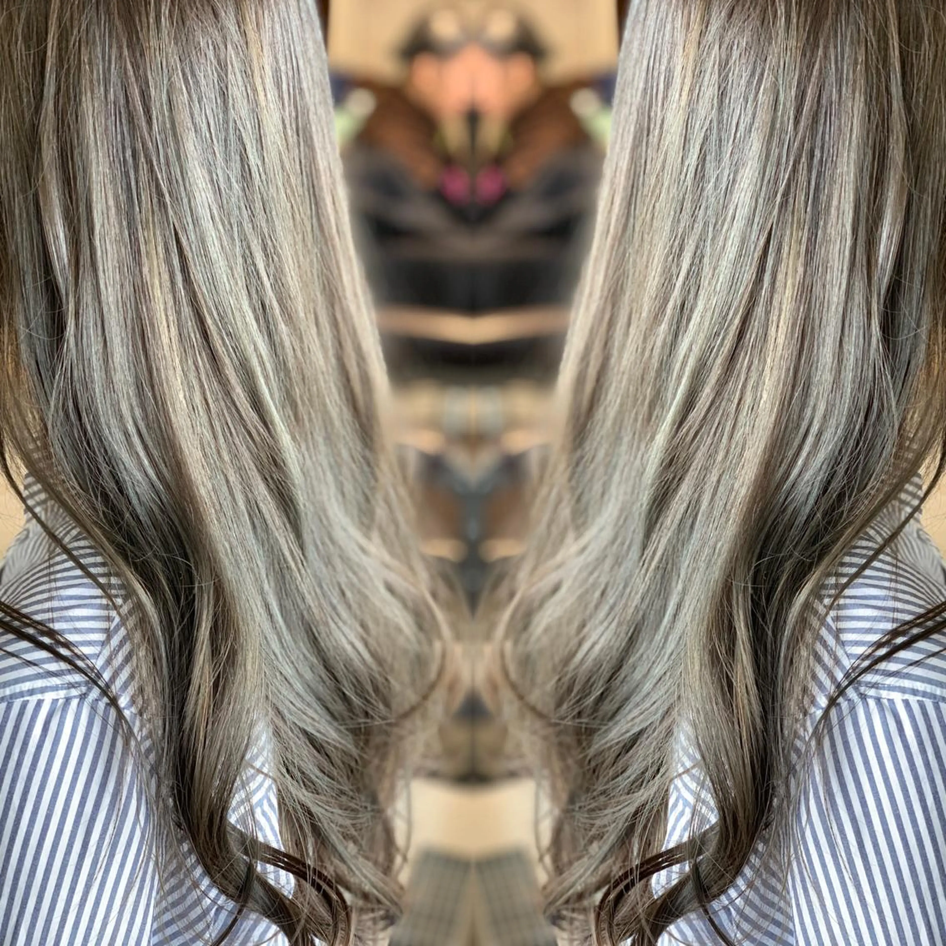 ロング カラー LUXBE LUCEのヘアスタイル