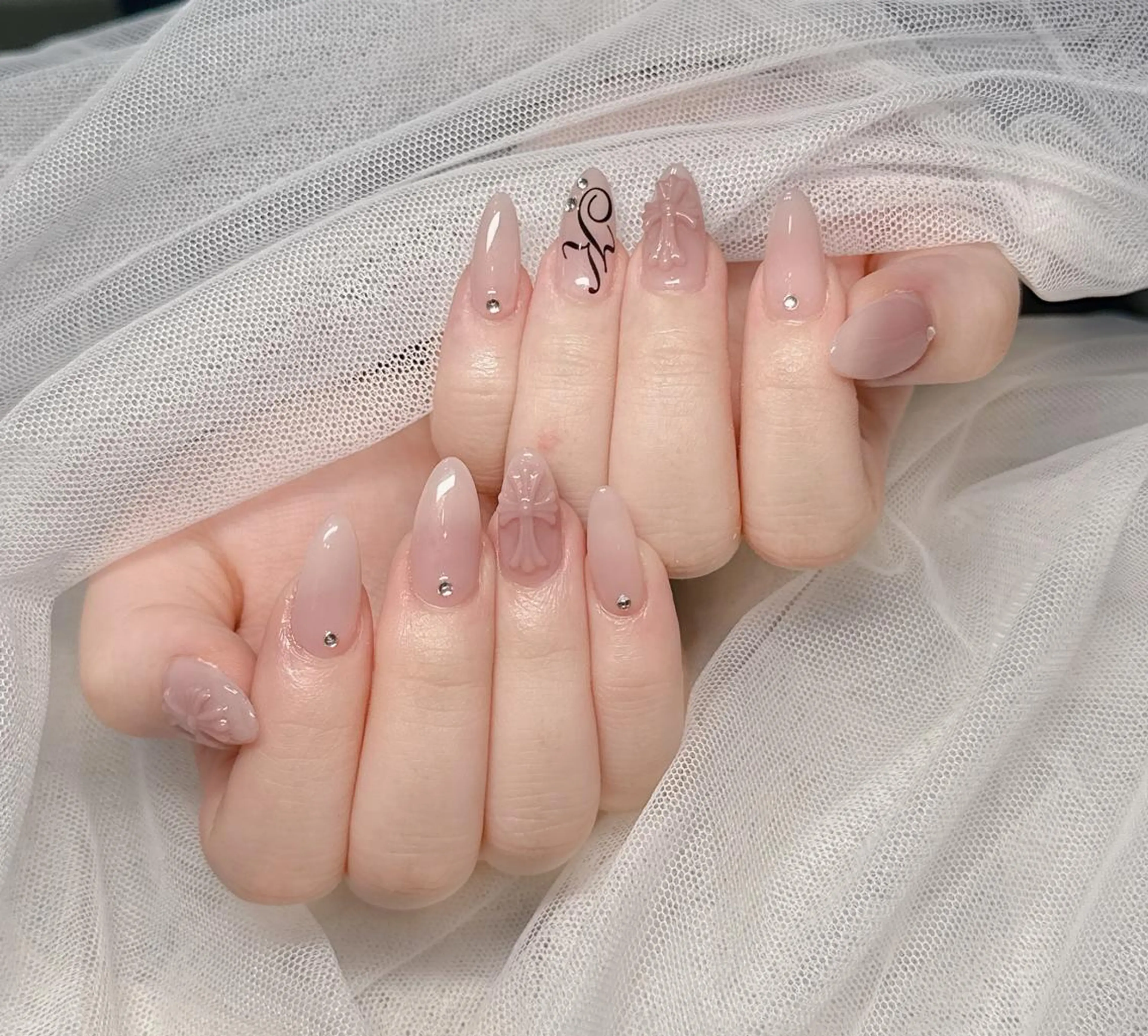 ロング カラー グラデーションカラー 韓国風ヘア ハンドネイル Bling Salonのネイルデザイン