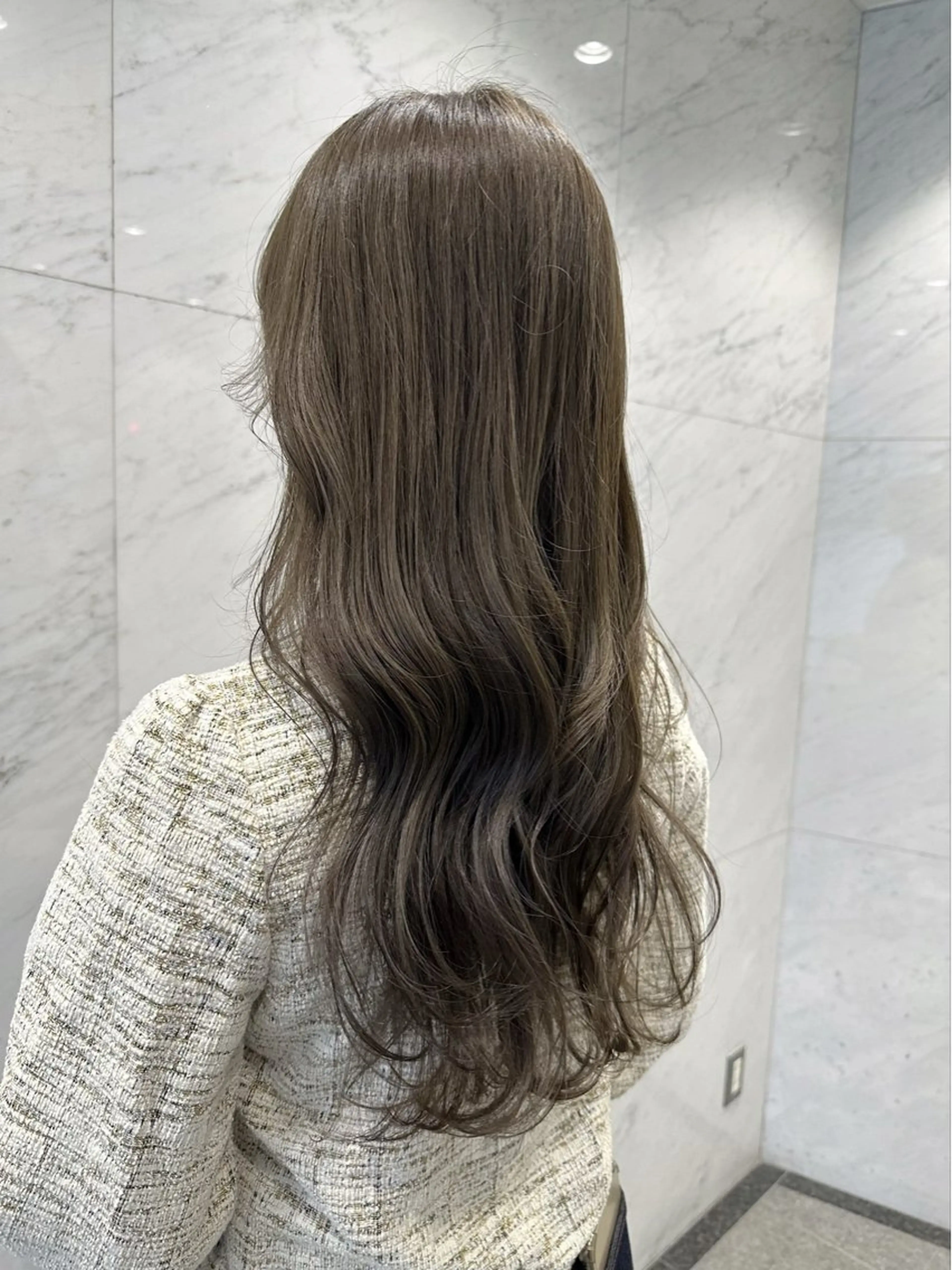 ロング カラー カット ヘアカラー トリートメント 古田 昂也のヘアスタイル