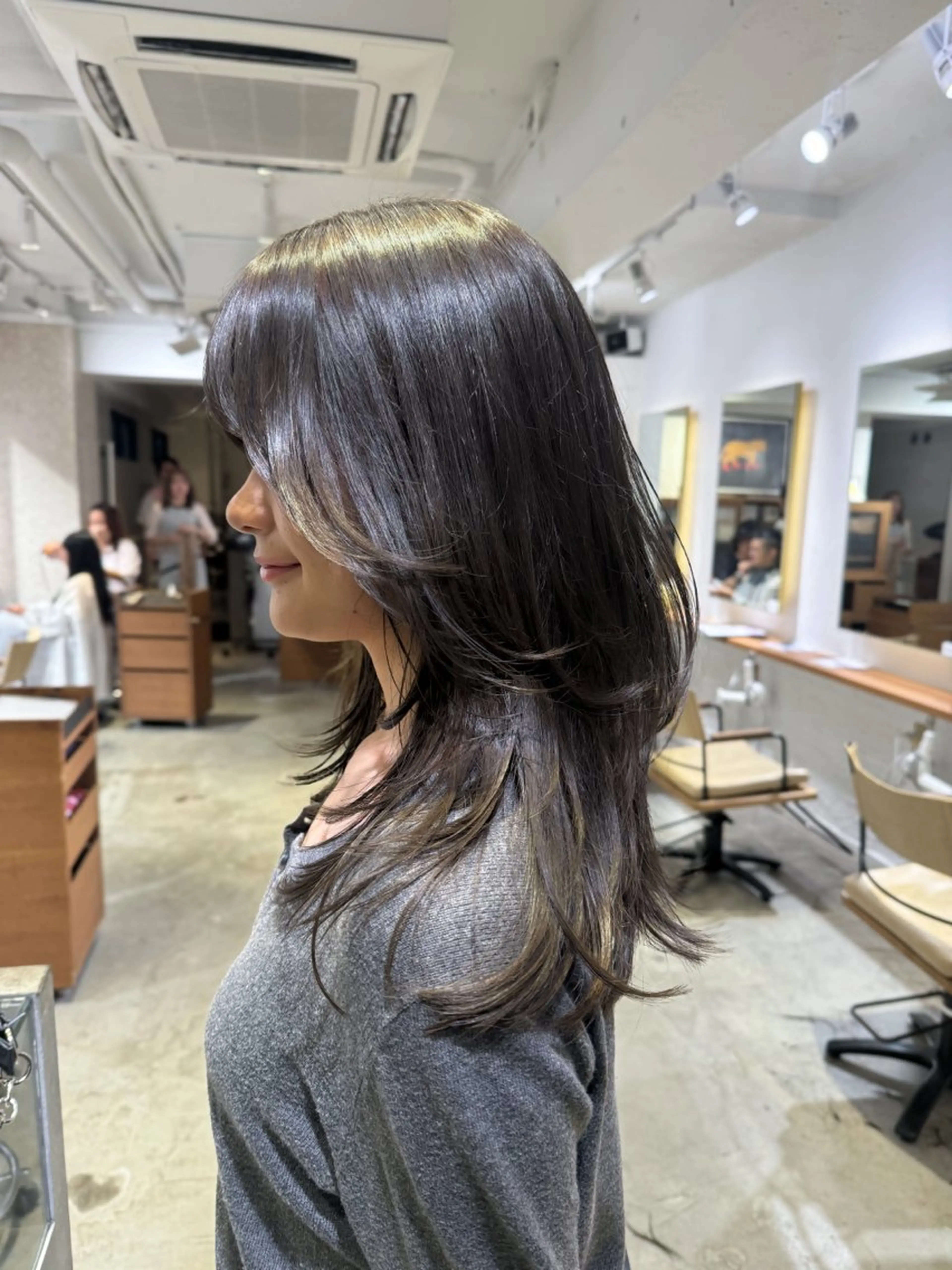 セミロング カラー グレージュ オリーブグレージュ オリーブグレー レイヤーカット ナガミネアリサ/ 学芸大学/海外ヘアのヘアスタイル