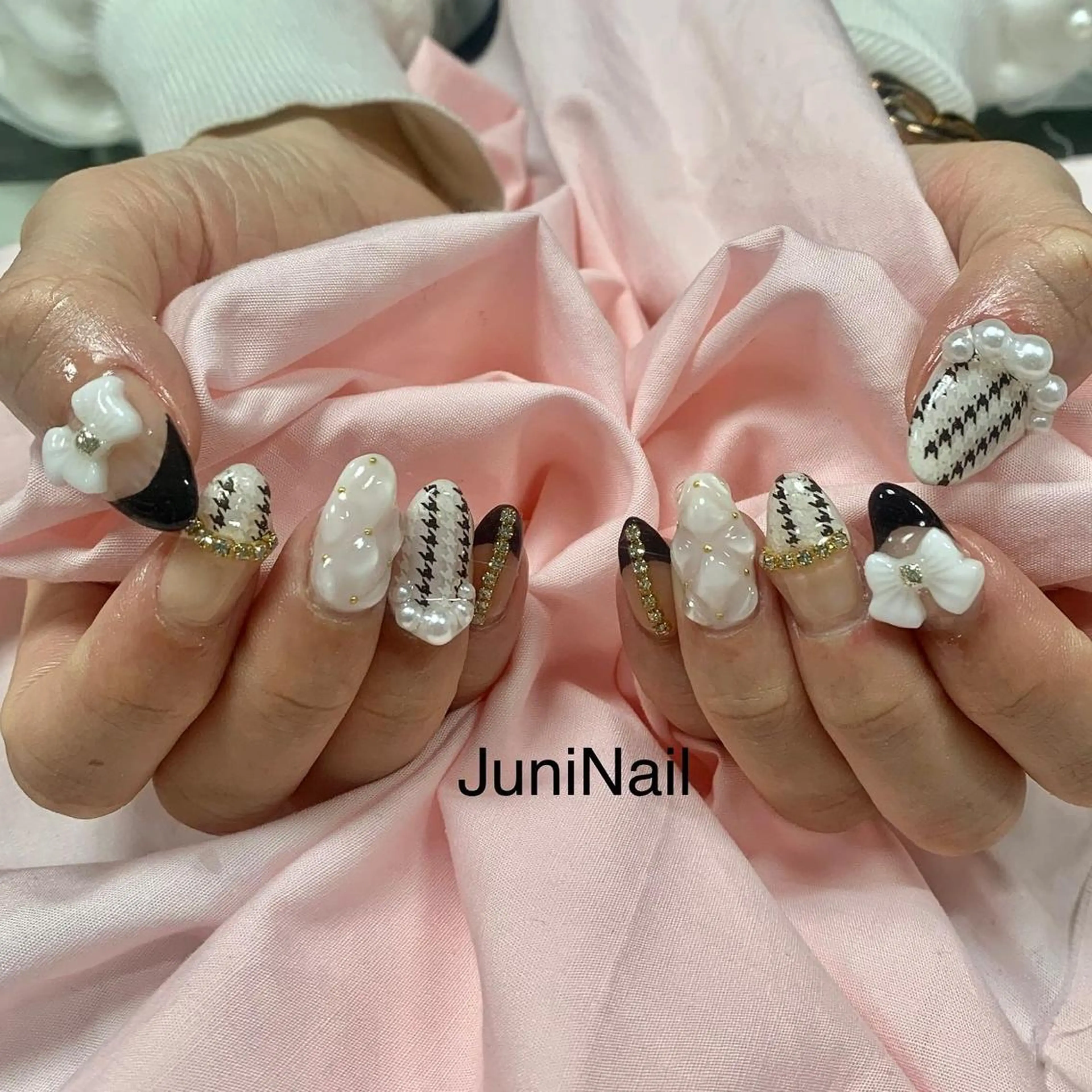 ネイル オーロラネイル クリアネイル 氷ネイル・うるうるネイル 韓国ネイル ニュアンスネイル ハンドネイル JuniNail 주니네일🇰🇷suのネイルデザイン