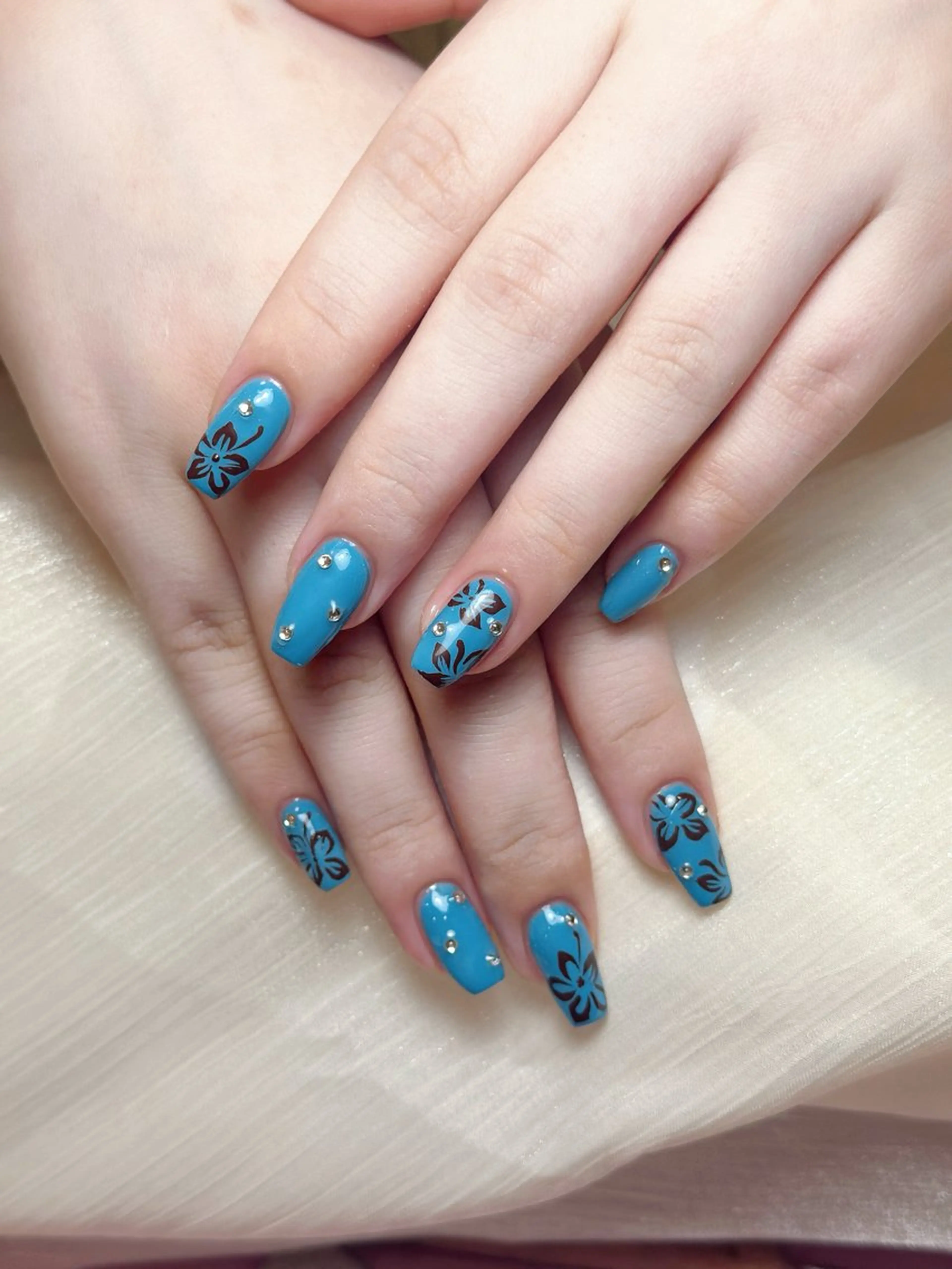 ネイル ハンドネイル ハンドケア ネイル👑クイーンズ NailQueensのネイルデザイン