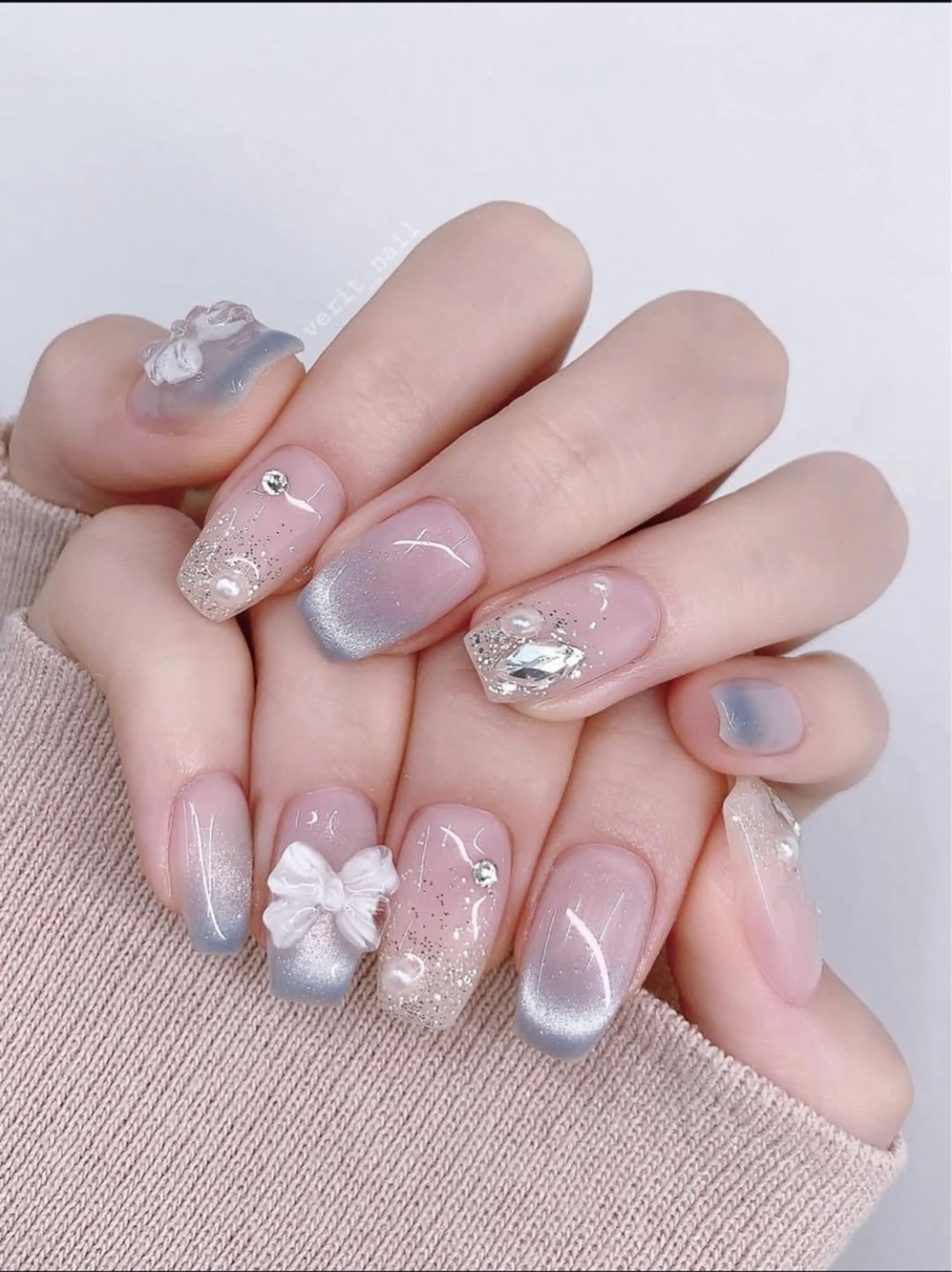 ネイル 持ち込み ハンドネイル JISOO ANA.CHUOのネイルデザイン