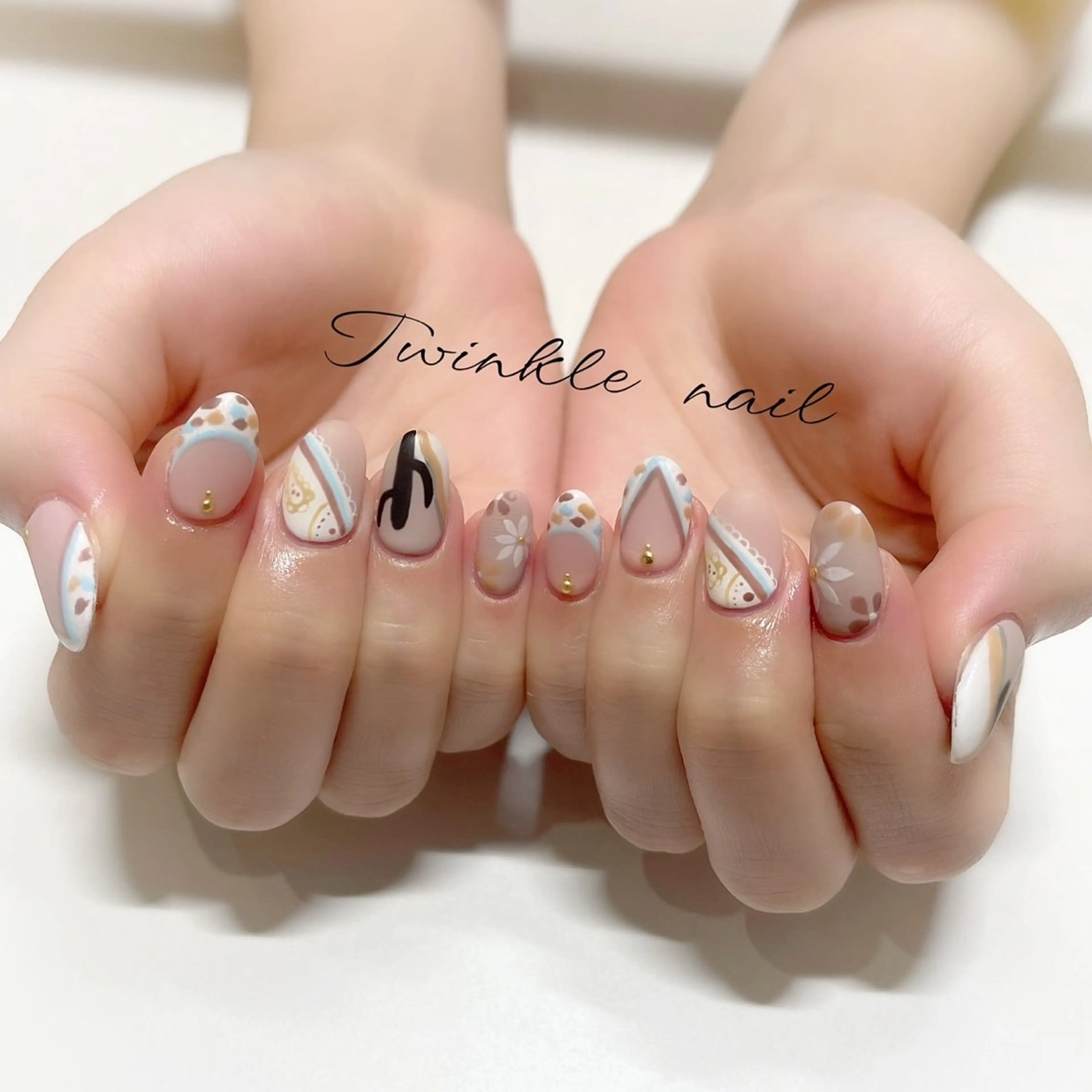 ネイル ハンドネイル ハンドケア 中井 綾香の眉毛・アイブロウイメージ