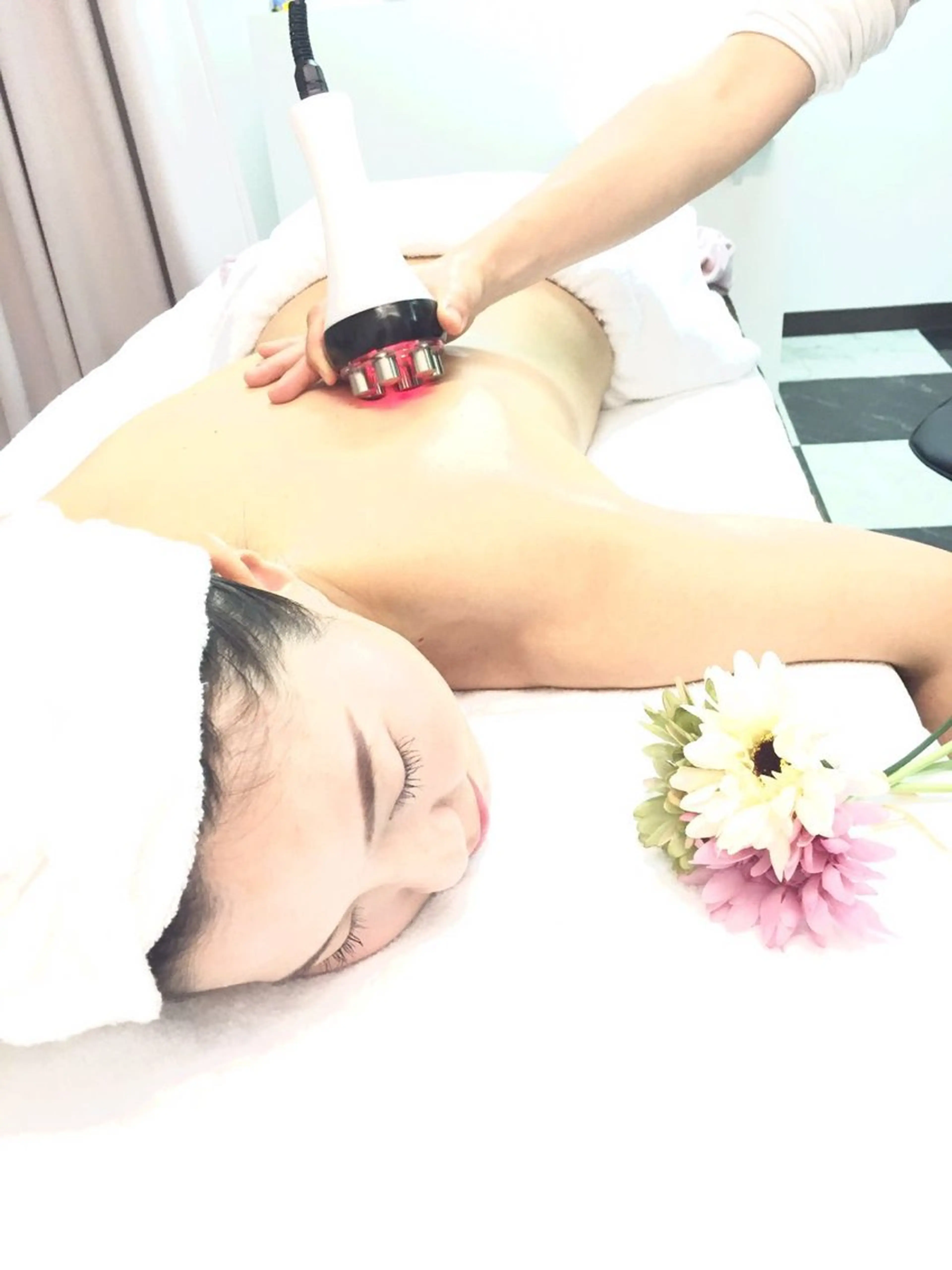 美脚or上半身or背面全体肩こり/背中二の腕お腹/脚表裏★話題のハイパーナイフアロマリンパ付DETOX90分10000円の写真