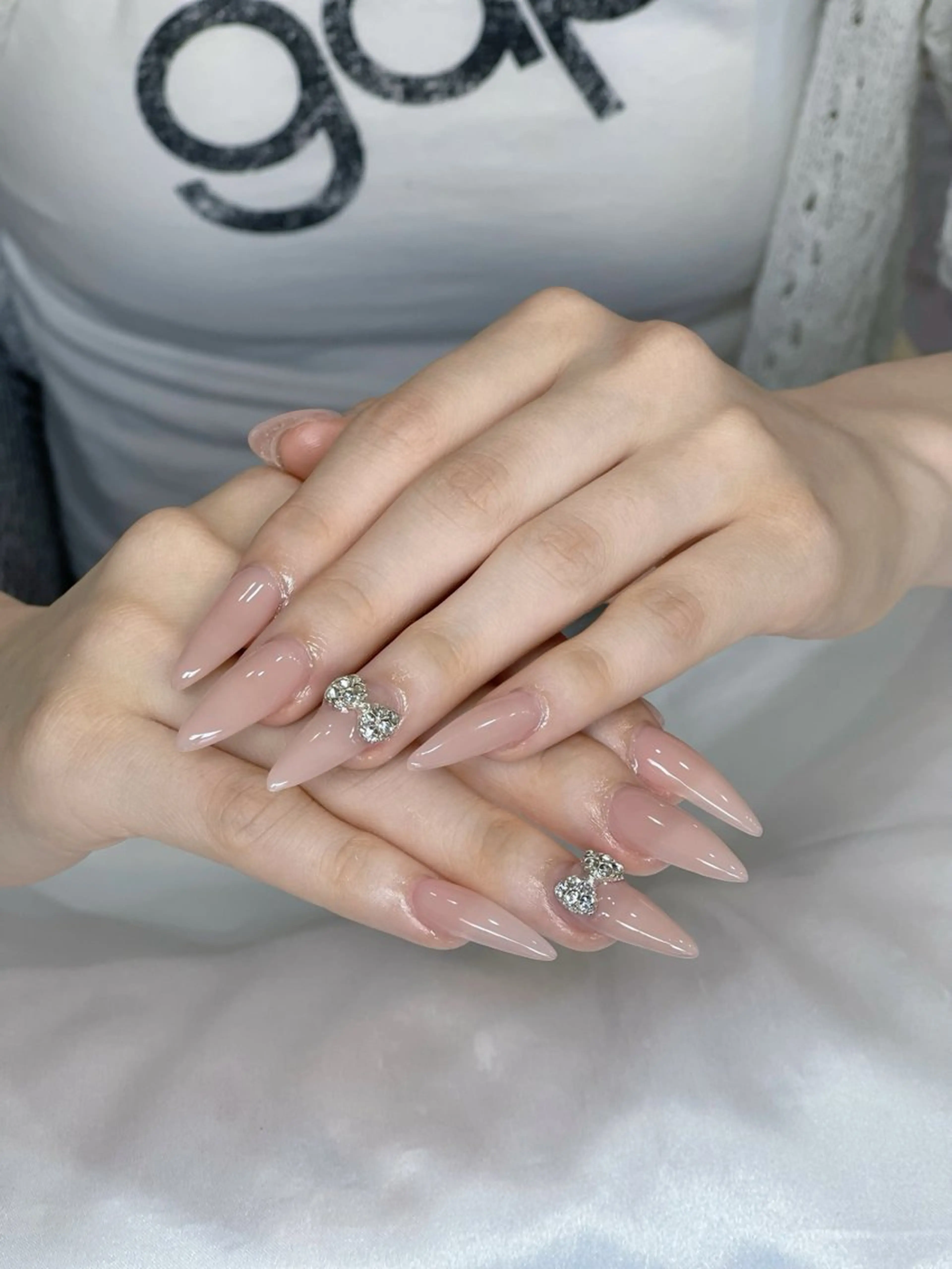 ネイル 長さ出し ワンカラーネイル ネイルチップ sora ❄️のネイルデザイン