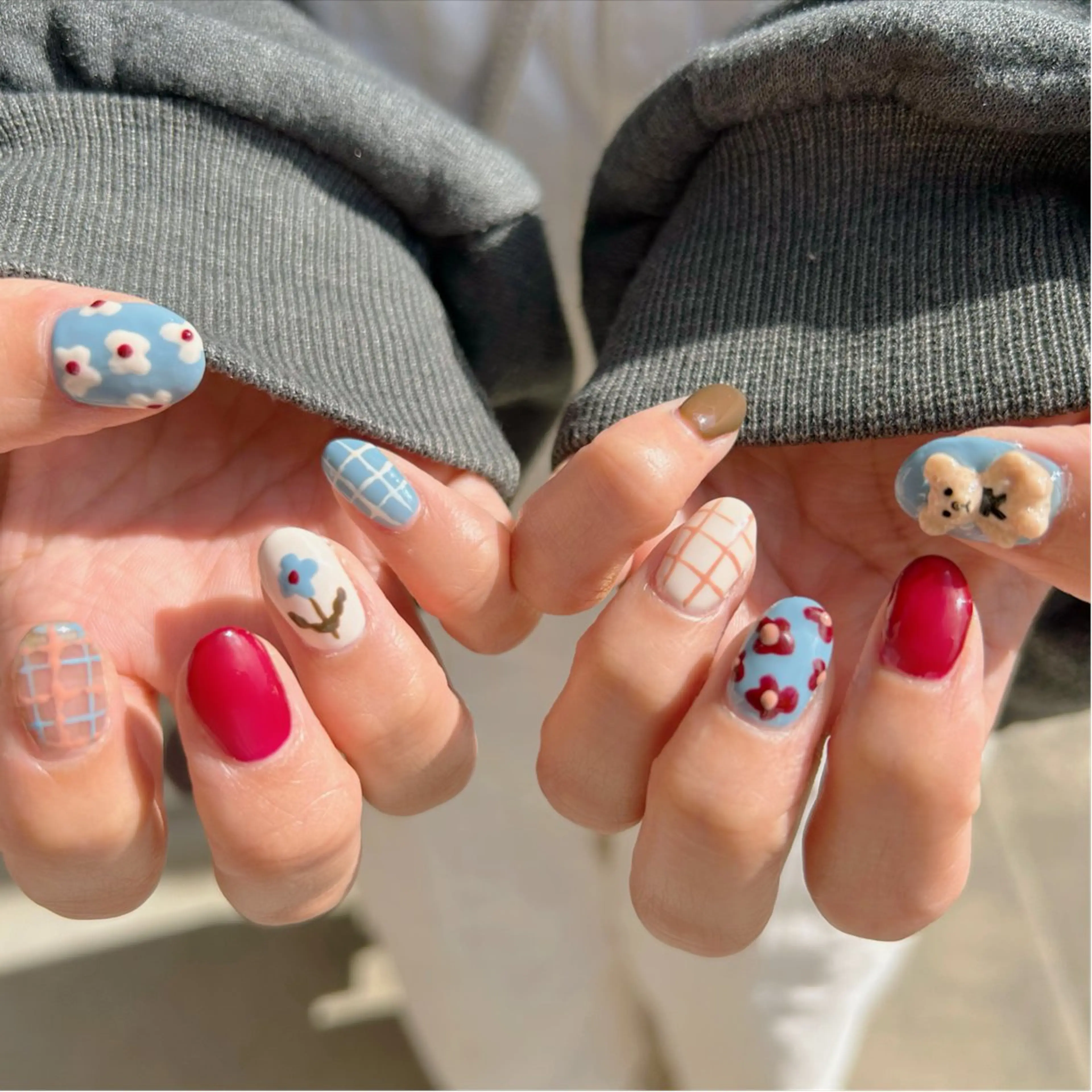 ネイル takara nail所属・takara射水高岡 マグネット韓国ポップのネイルデザイン