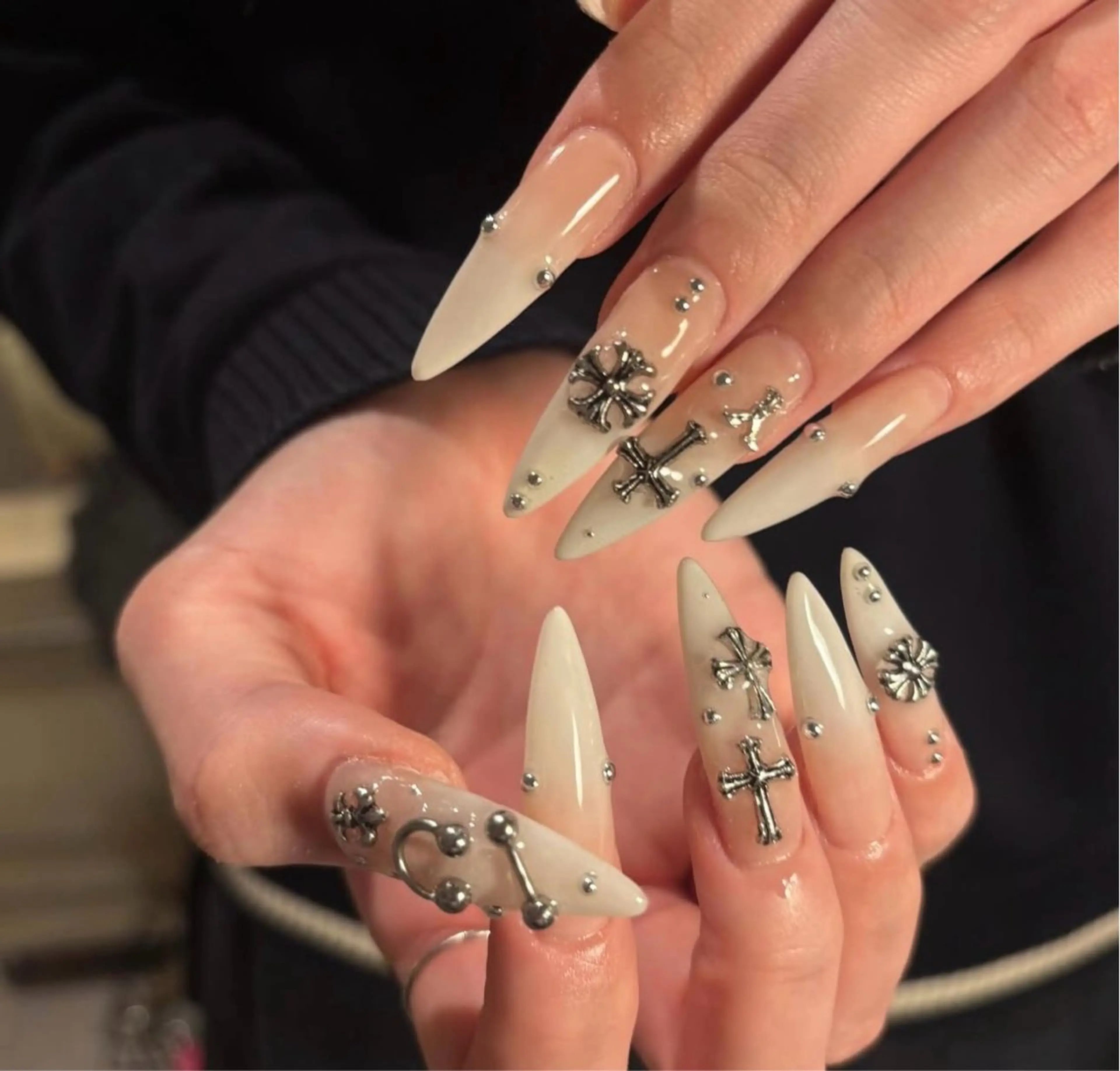 ネイル グラデーション キラキラネイル ワンカラーネイル 冬ネイル Jenn Nail Salonのネイルデザイン