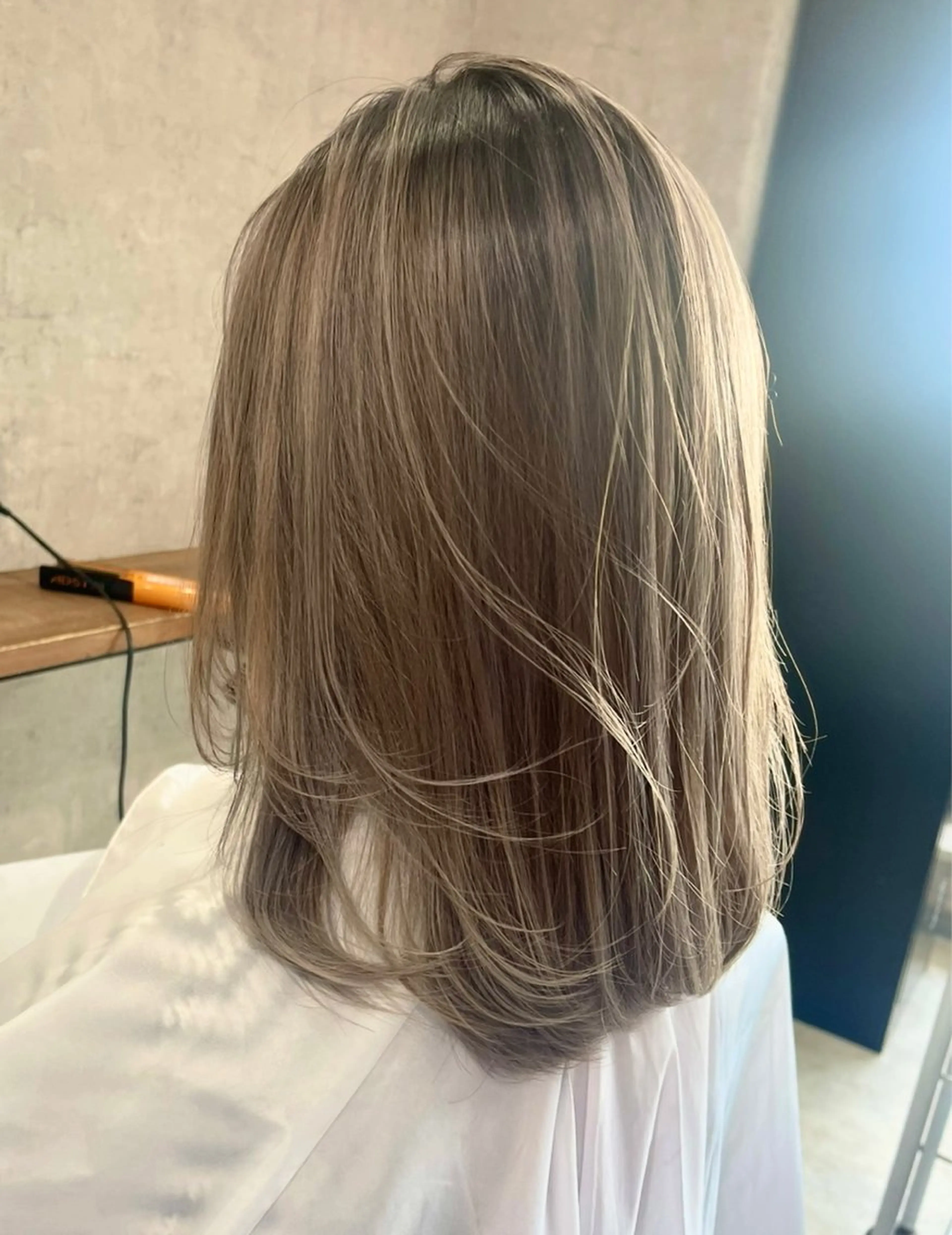 ミディアム カラー ベージュカラー ブリーチ ブリーチなしカラー オリーブベージュ ヘアカラー トリートメント 松井那津子 /ハイライトブリーチのヘアスタイル