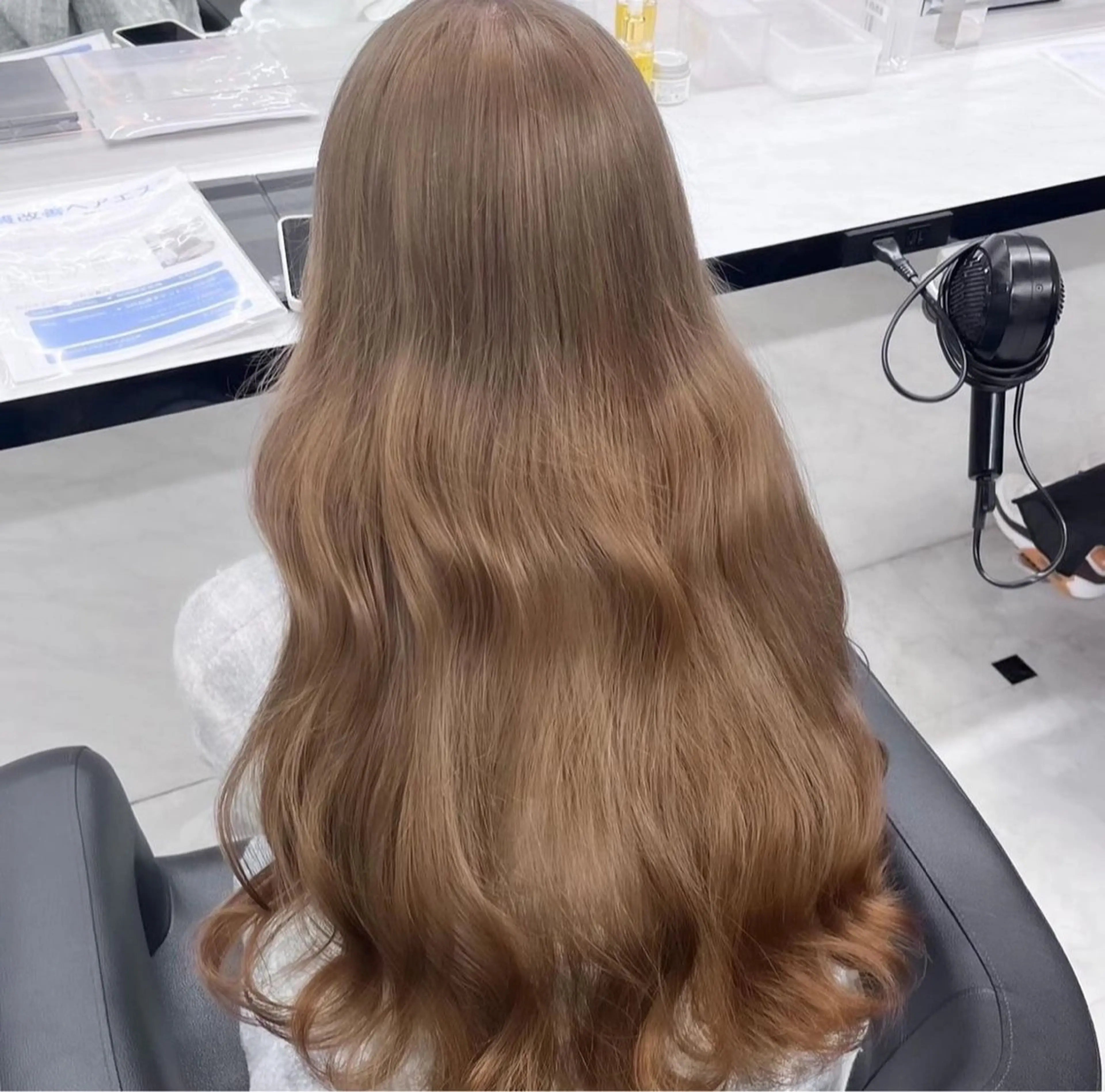 ロング カラー 🫧うる艶トレンド 🫧透明感カラーのヘアスタイル