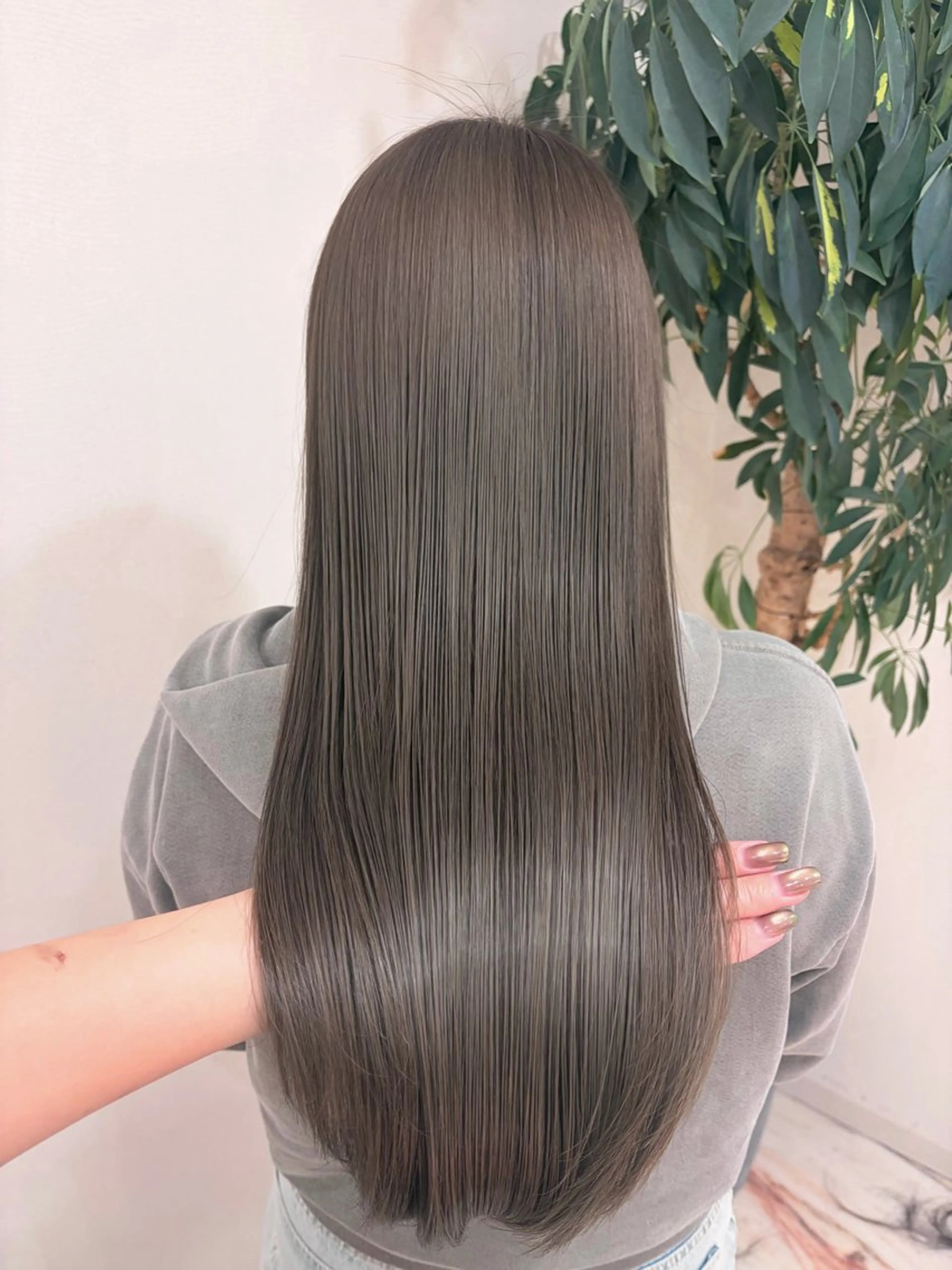 ロング 中村 友美のヘアスタイル