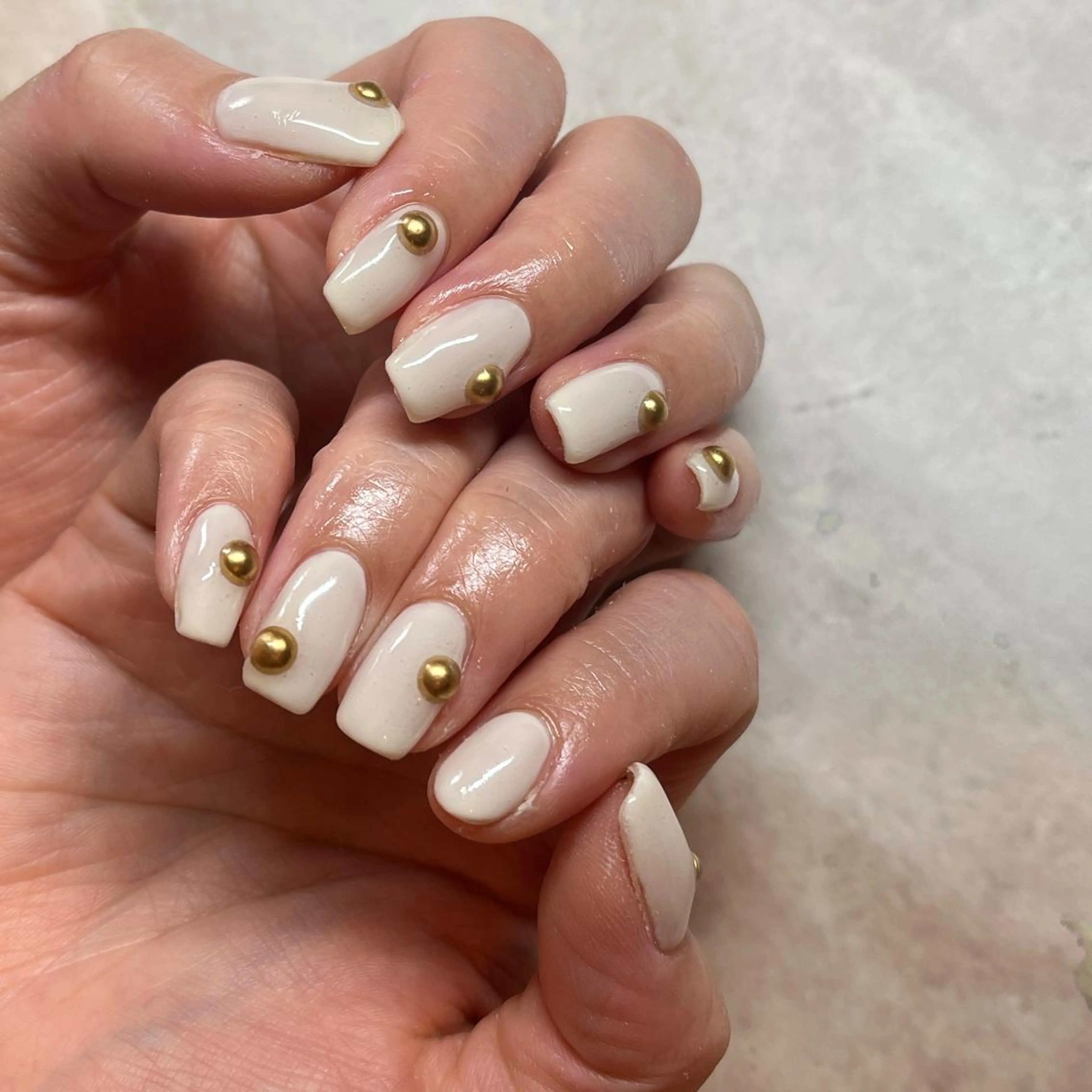 ネイル ホワイト フリーランス¨̮⃝ ネイリストOKADAのネイルデザイン