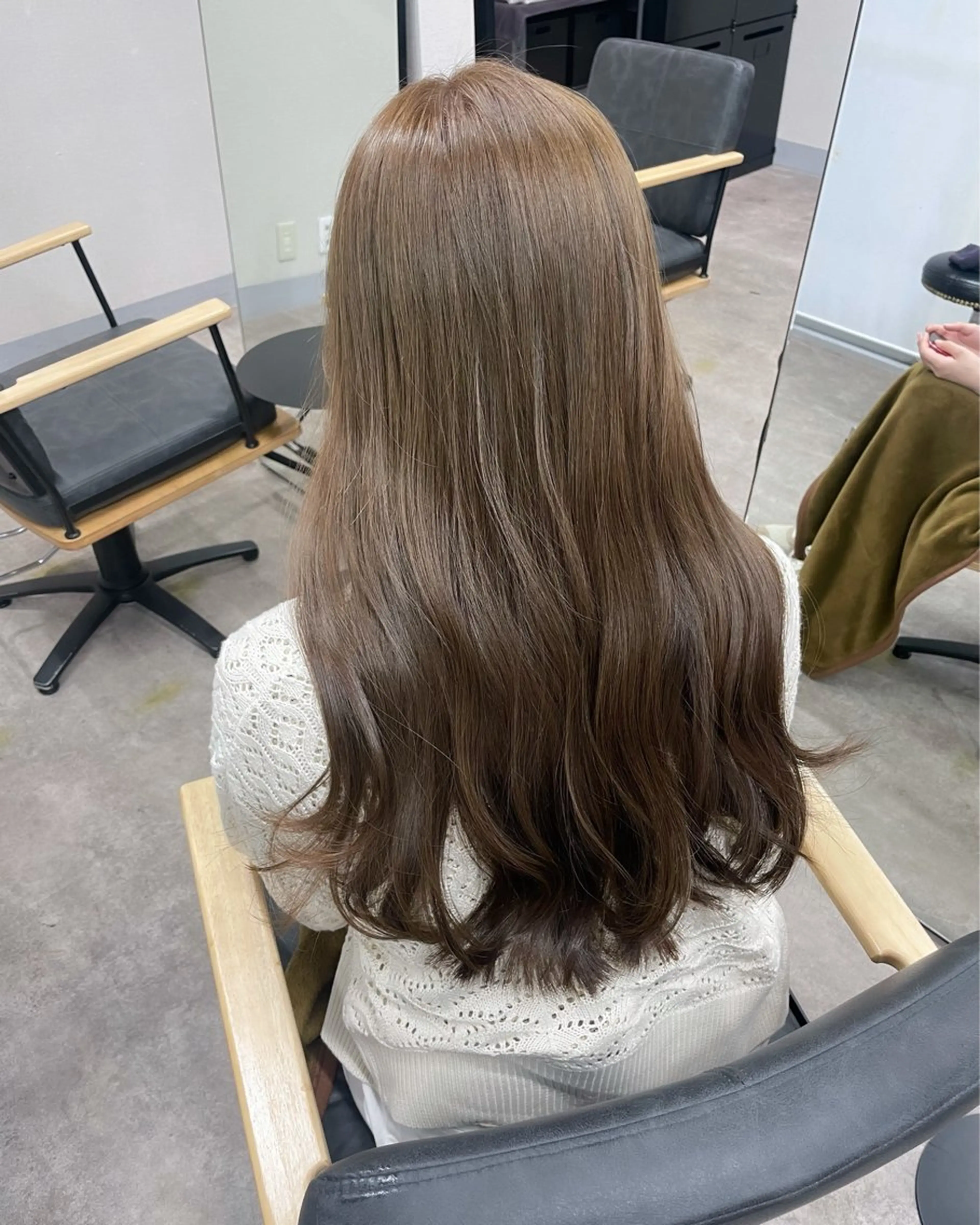 セミロング カラー ヘアカラー トリートメント ヘッドスパ Qin shaire salon 原宿店所属・レイヤーカット 韓国ヘアayameのヘアスタイル