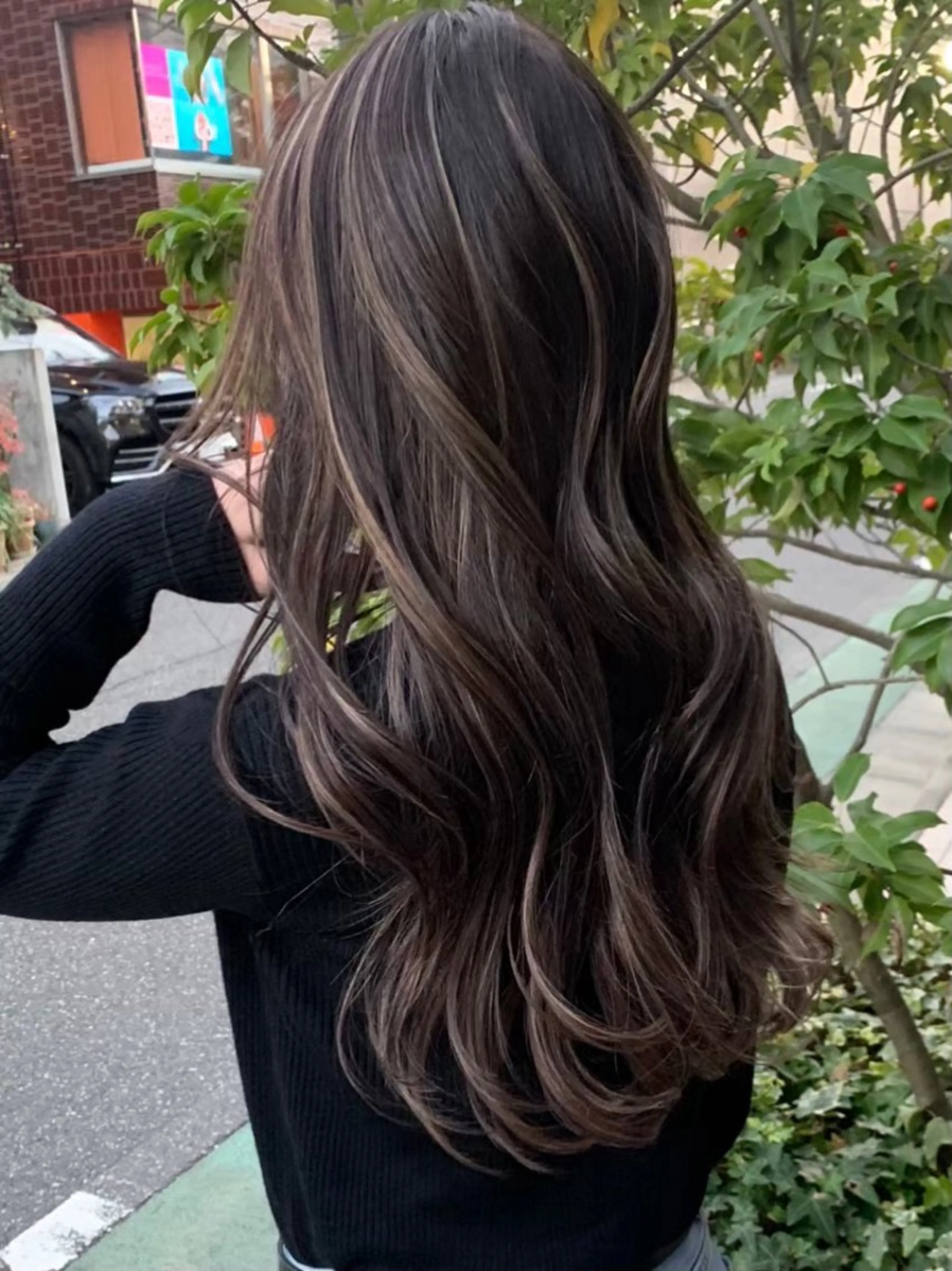 ロング カラー ⭐ハイトーンブリーチ ミルクティーピンクのヘアスタイル