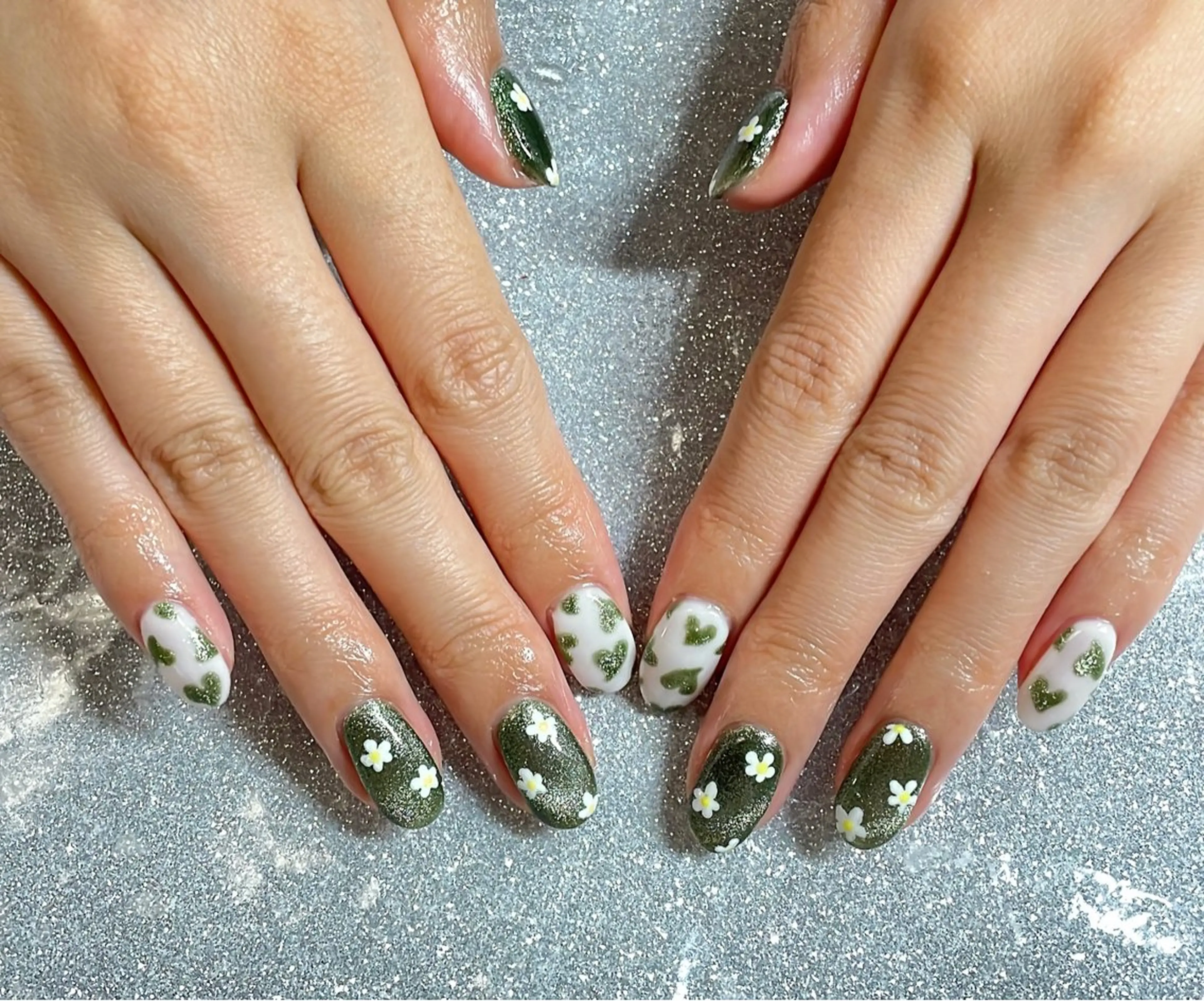 ネイル ハンドネイル VIERU 🌈🎀💖のネイルデザイン