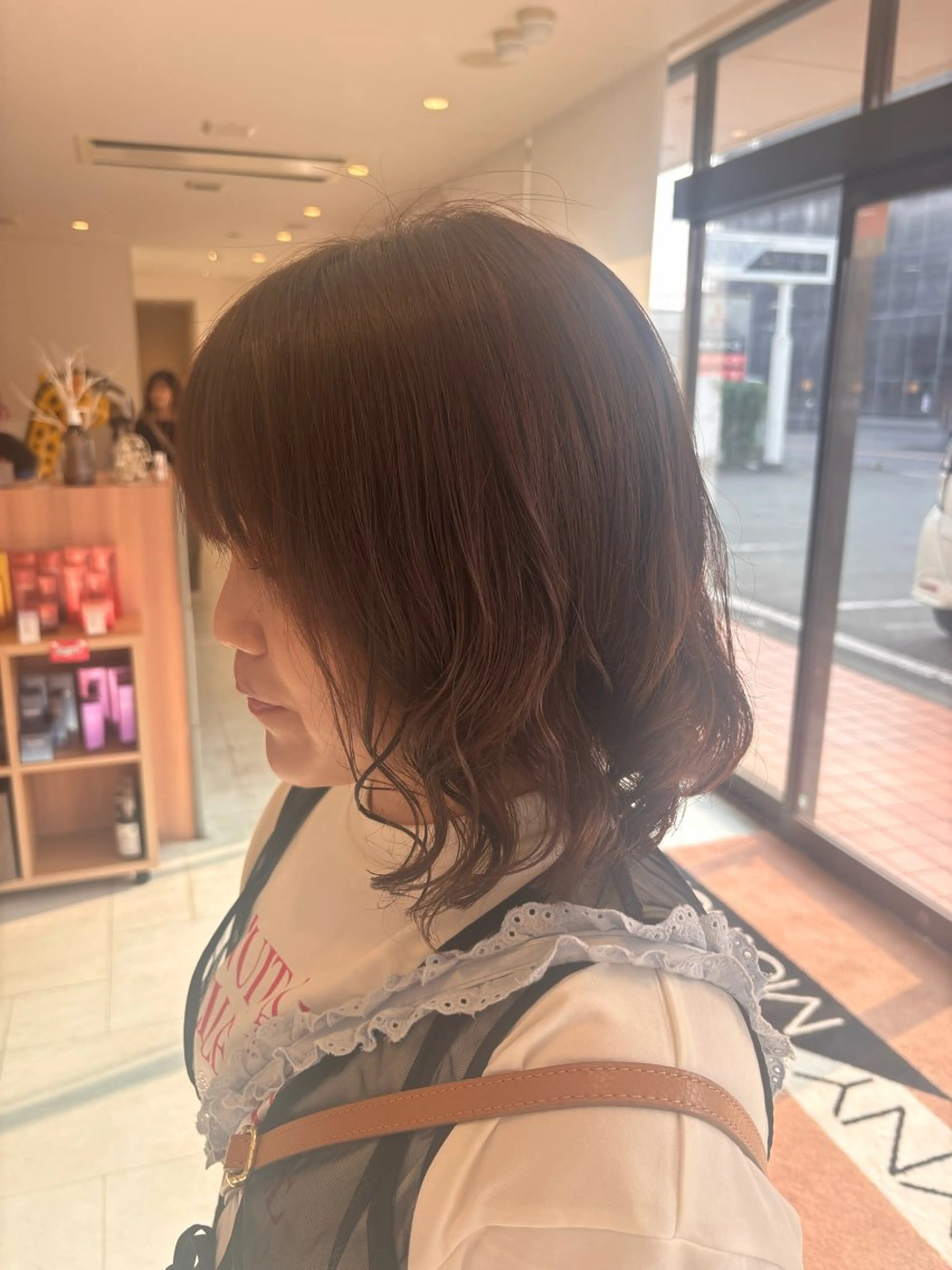 パーマ 岡 愛梨のヘアスタイル