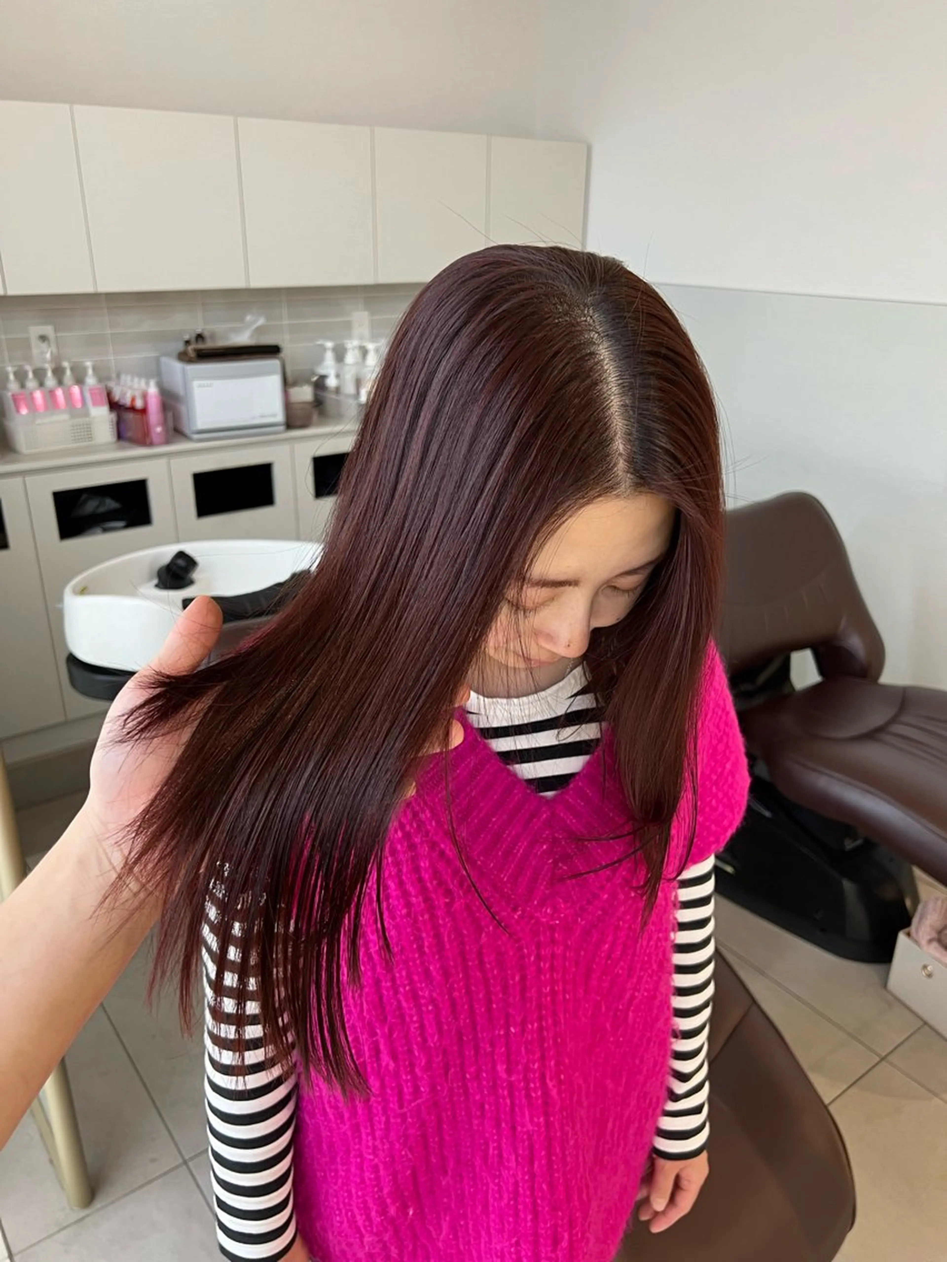 セミロング カラー アッシュ アッシュブラウン ブリーチ ブラウンカラー ケアブリーチ レイヤー専門家 ダブルカラー修のヘアスタイル