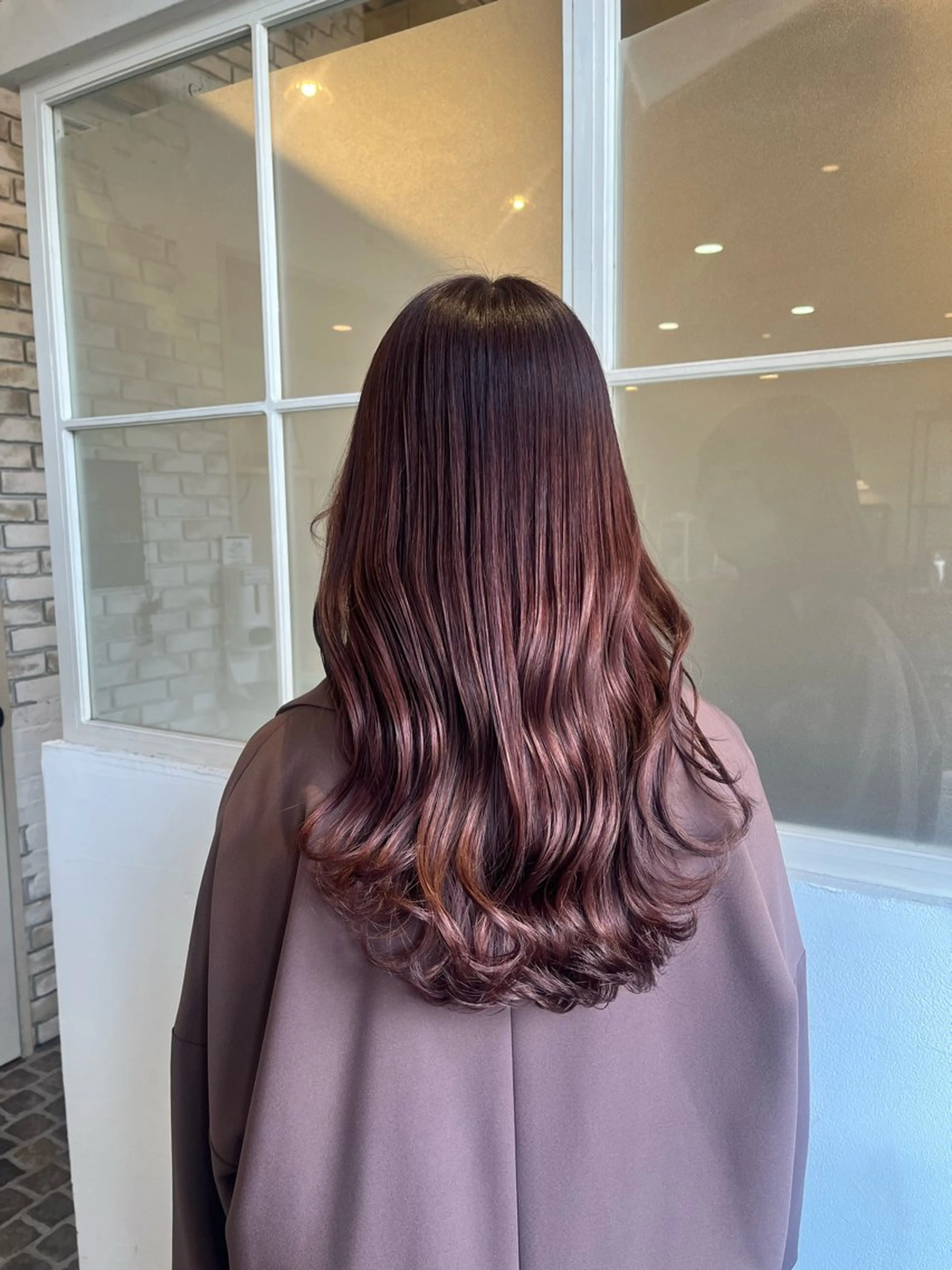 ロング カット ヘアカラー Ayumi/艶カラー /レイヤー/ネイルのヘアスタイル