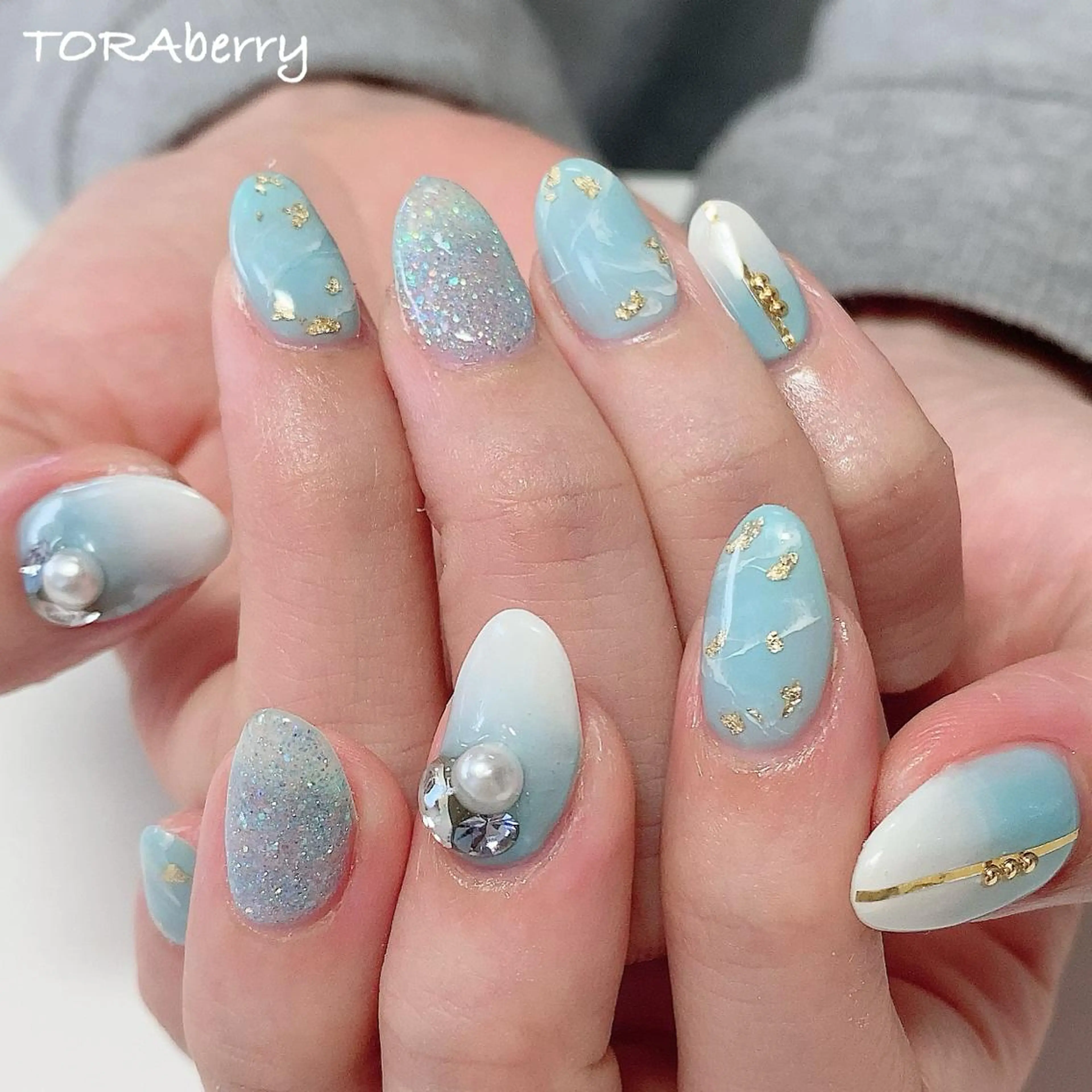 ネイル 水色 ハンドネイル ネイリスト なつみのネイルデザイン