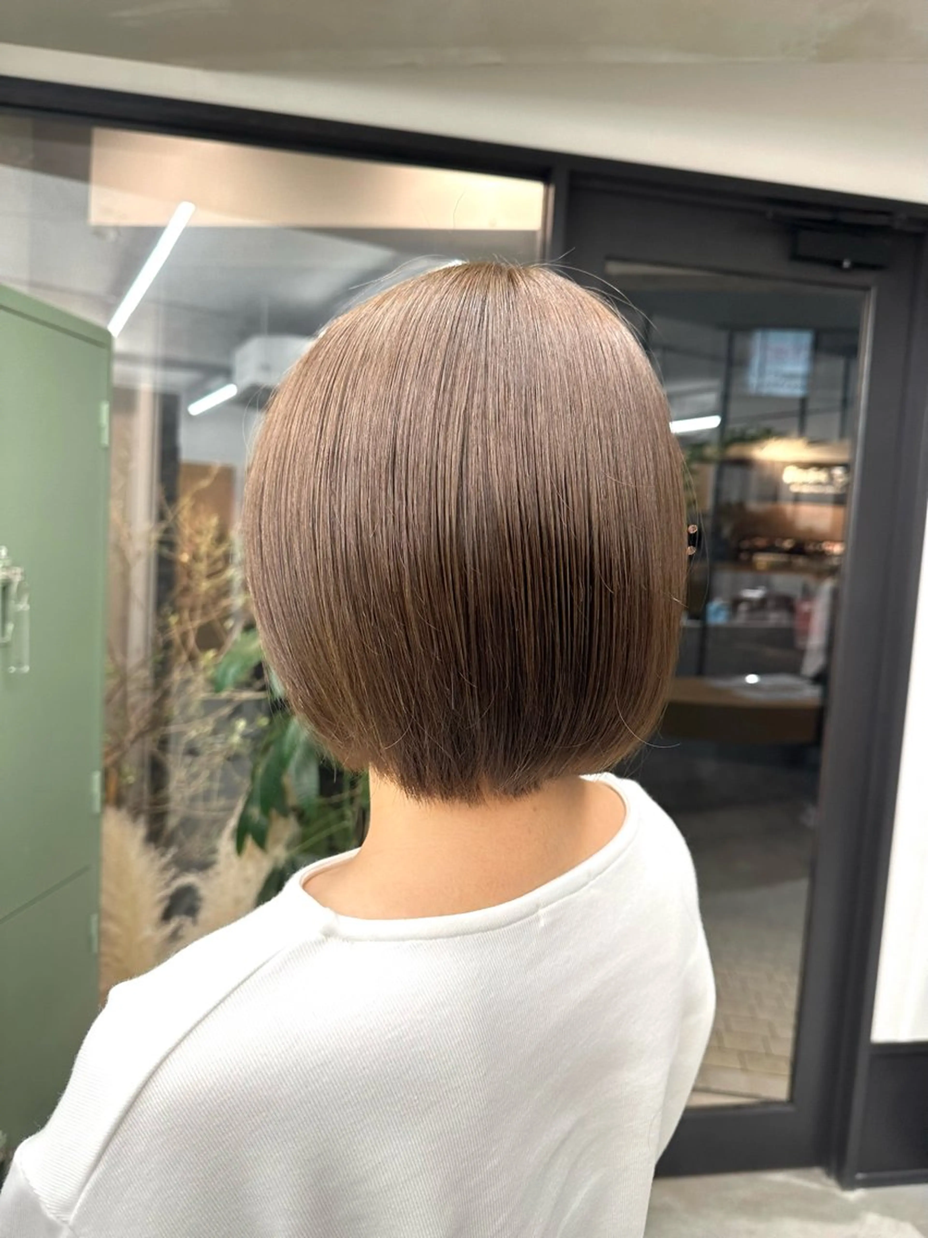 ショート カラー ベージュカラー 透明感カラー 🫧小栗 萌衣✨のヘアスタイル