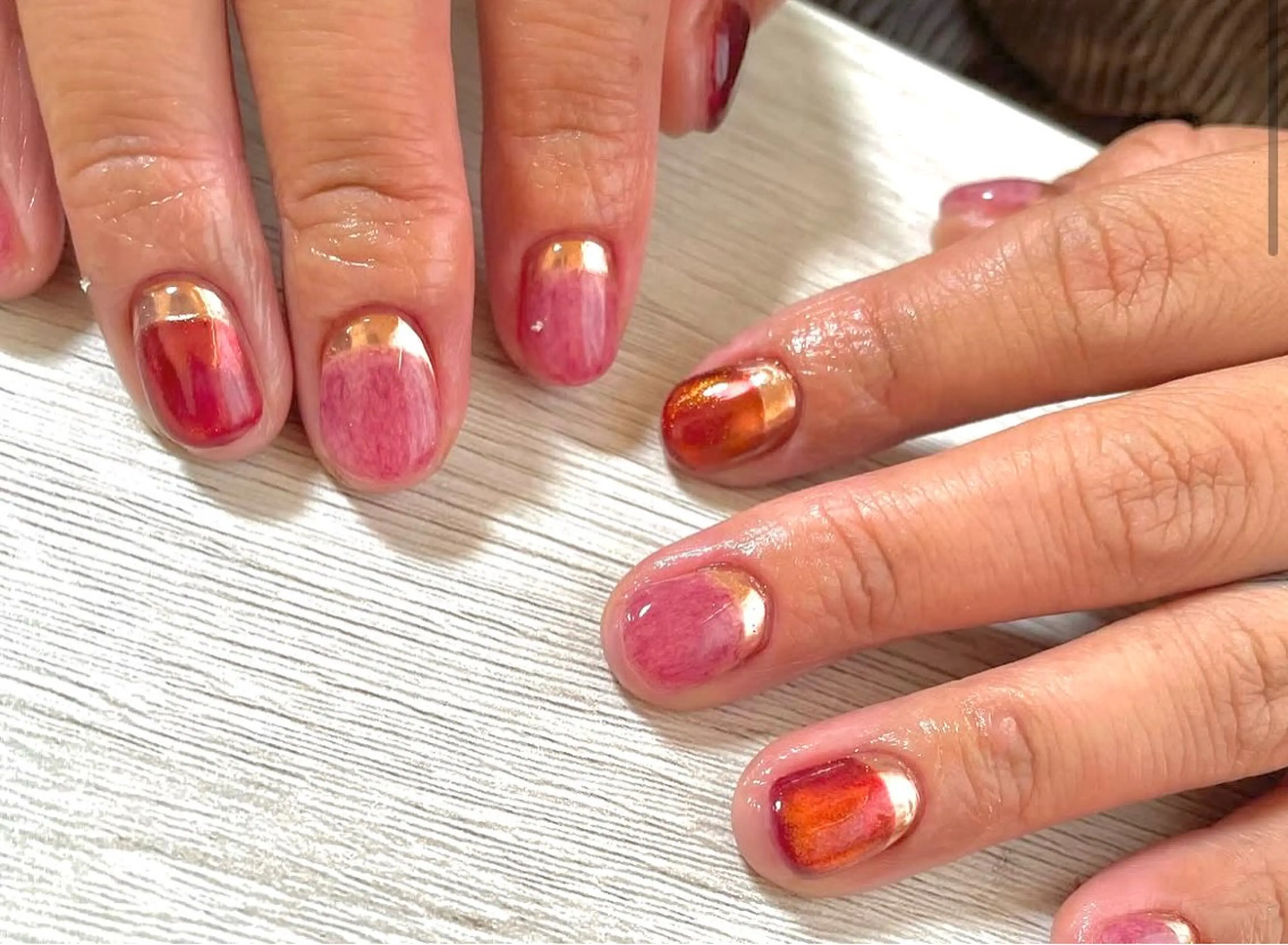 ネイル マグネットネイル ミラーネイル alma (アルマ)のネイルデザイン