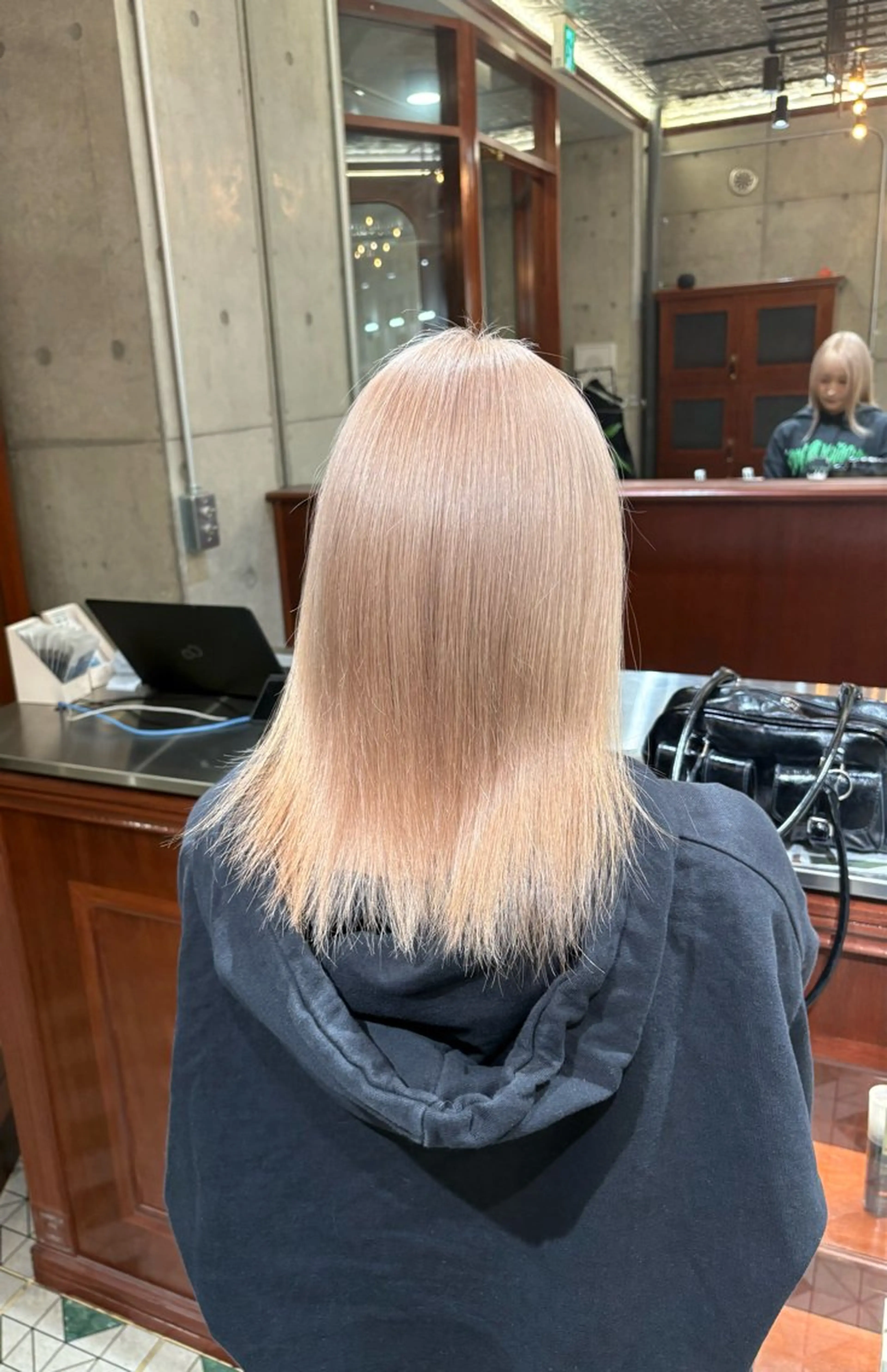 ミディアム カラー ヘアカラー 閼伽井 誇和のヘアスタイル