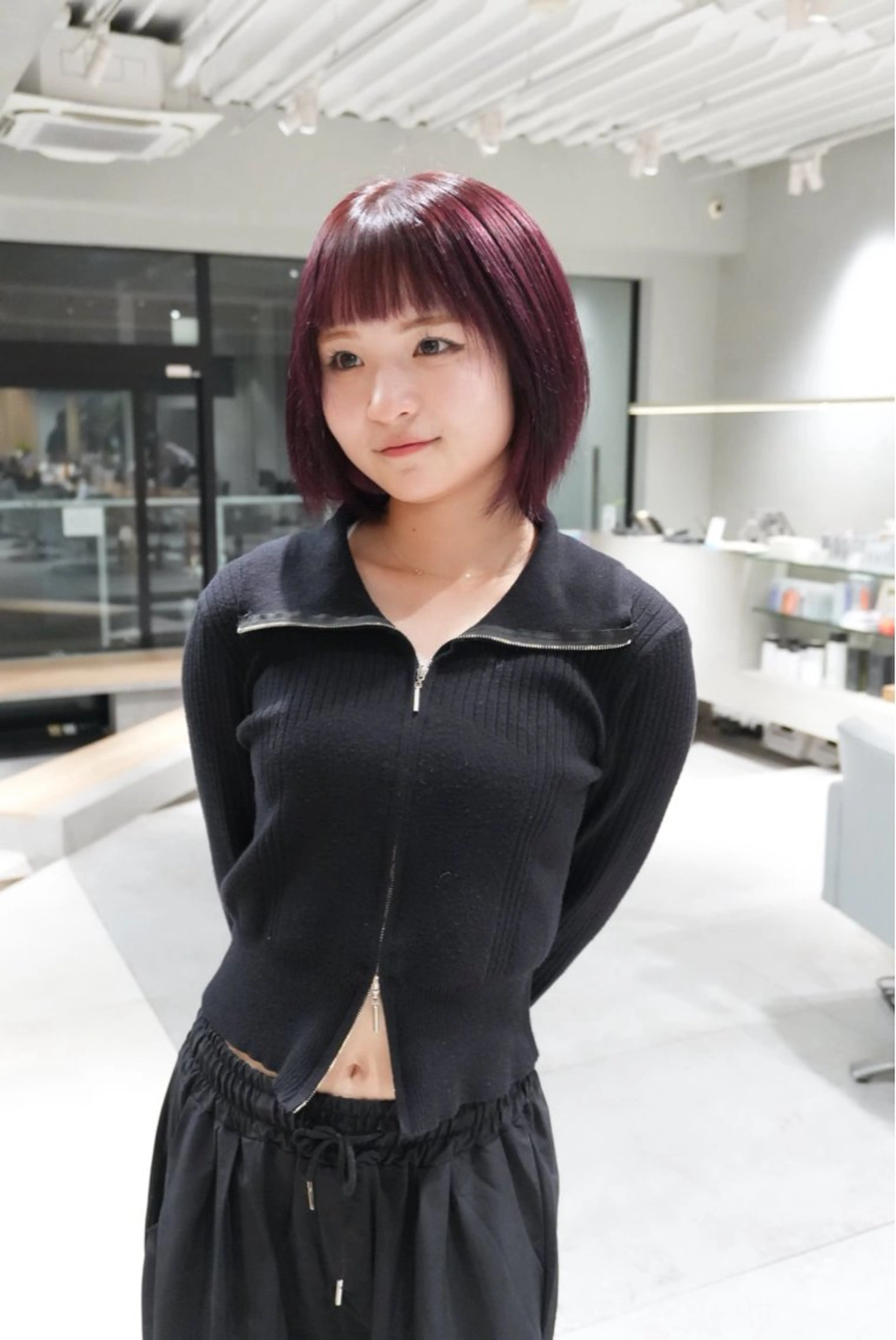 ショート カラー レッドカラー MINX 髙田凜々子 ボブ/ハイトーンのヘアスタイル