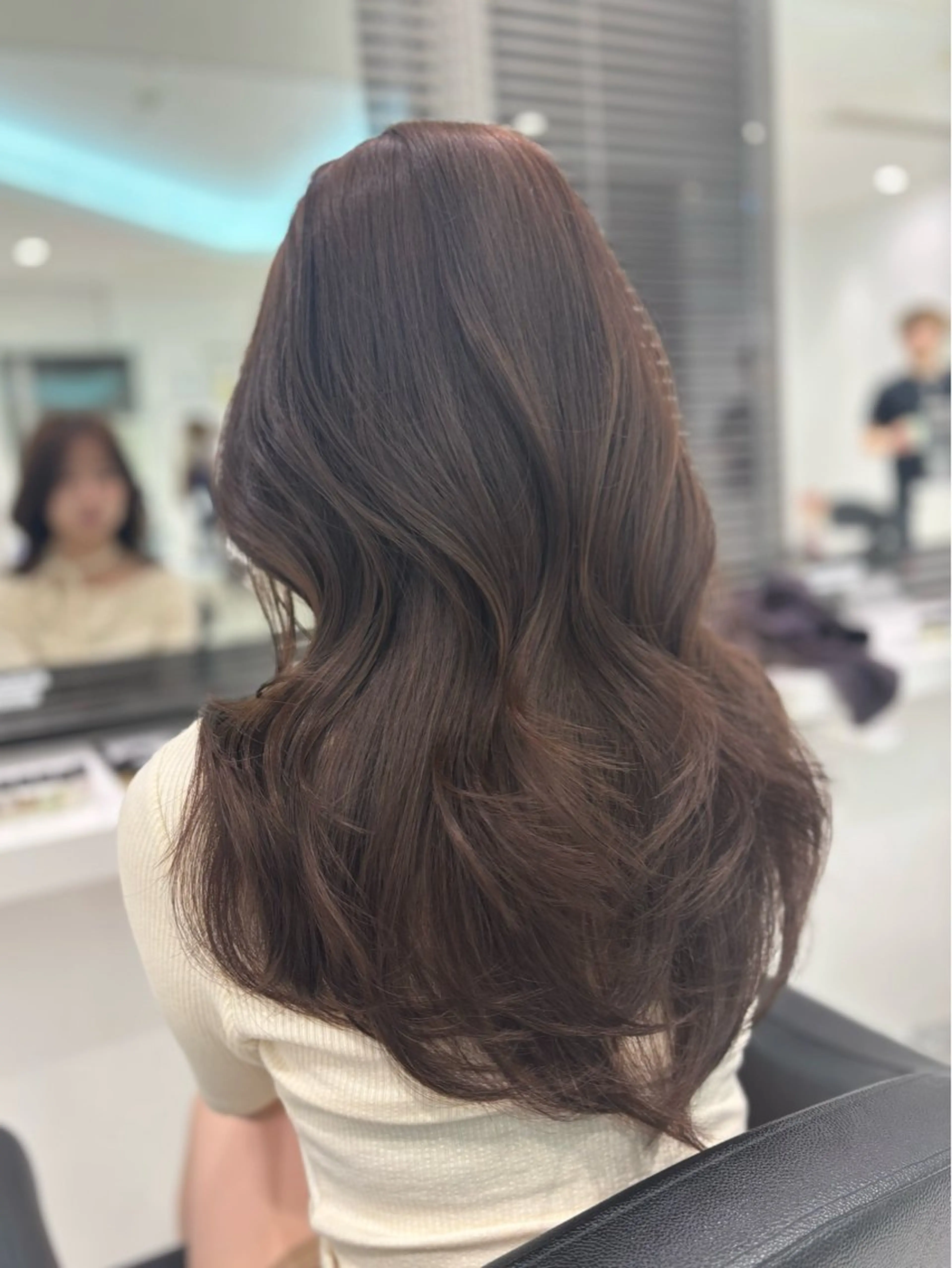 ロング カラー ヘアカラー トリートメント ヘッドスパ ヘアセット 流行りの透明感カラー ×縮毛矯正🤍ユウのヘアスタイル
