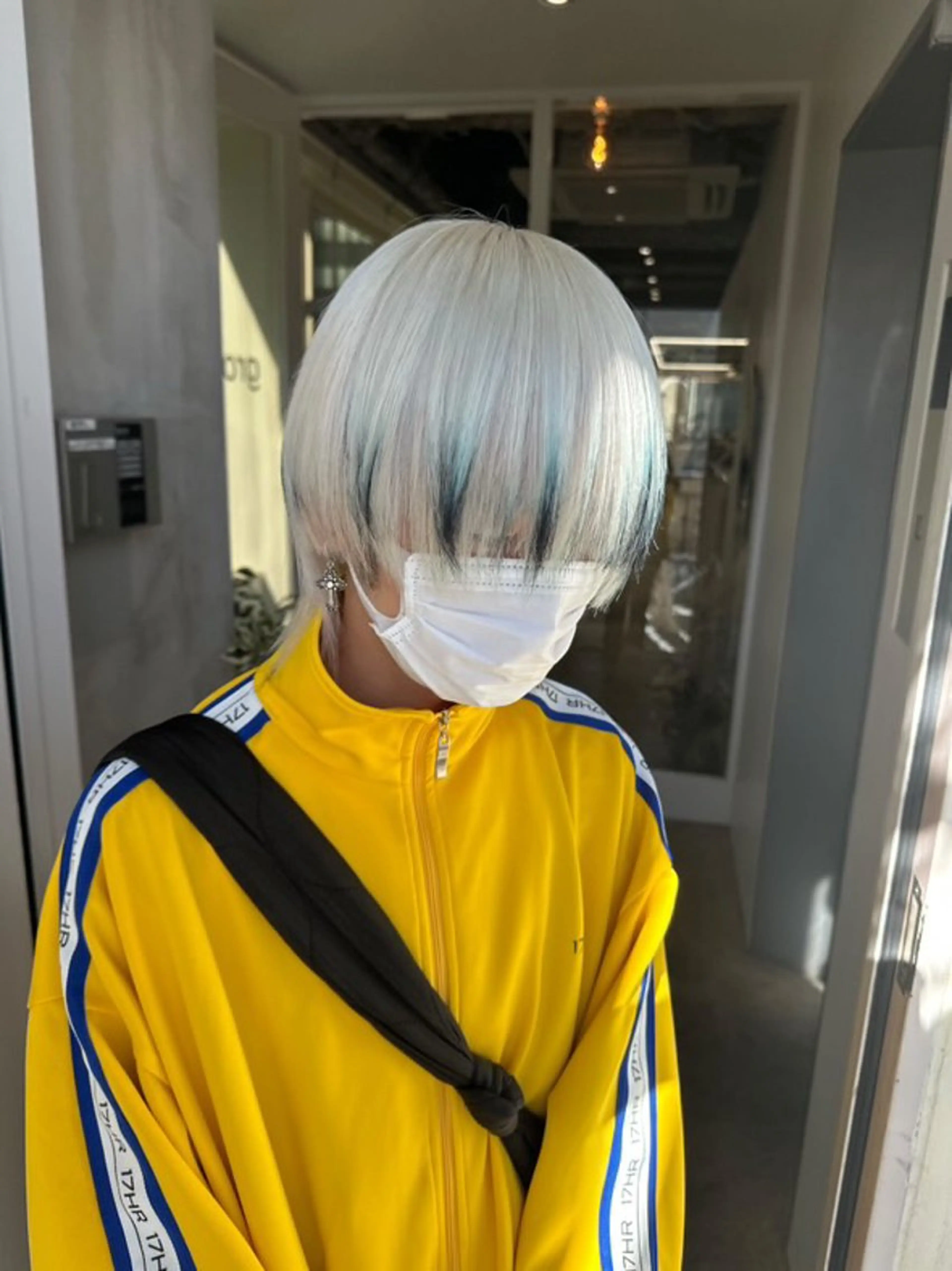 ショート カラー アッシュ アッシュグレー ベージュカラー ブリーチ ブロンド カット ヘアカラー トリートメント 【美髪ハイトーン】 髪質改善/大和🎀のヘアスタイル