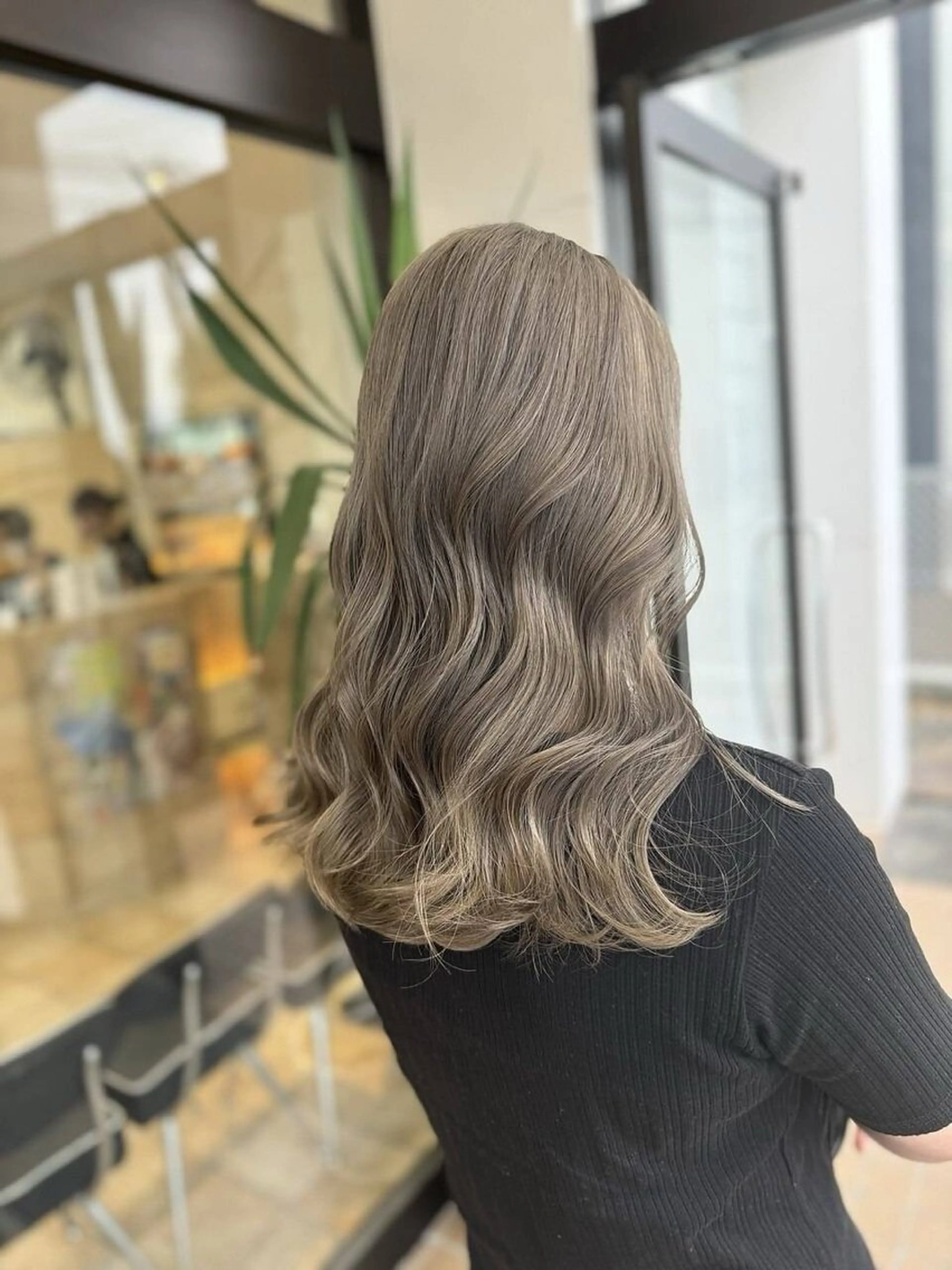 カラー 甲斐谷 真凜のヘアスタイル
